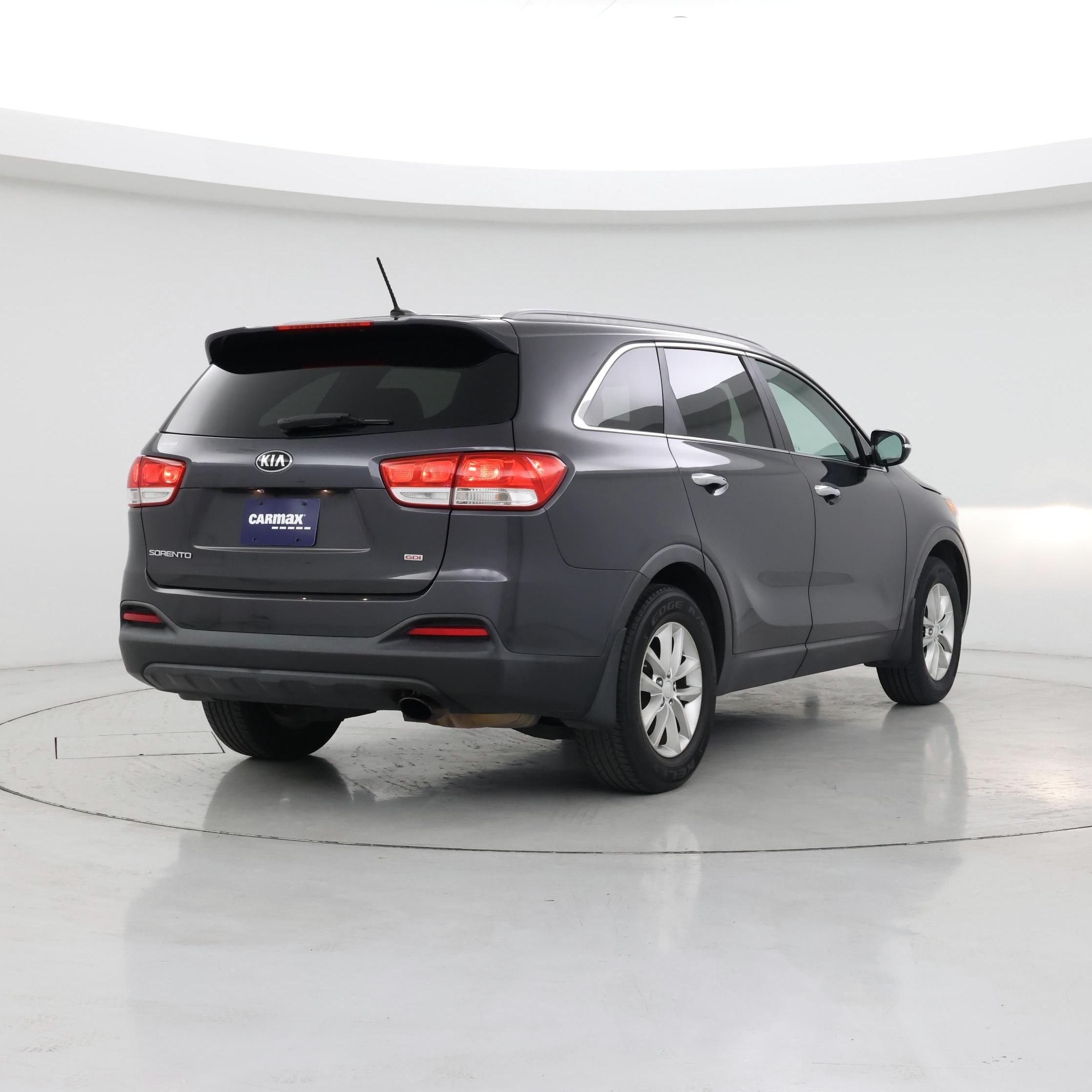 Thumbnail: 2016 Kia Sorento - 8