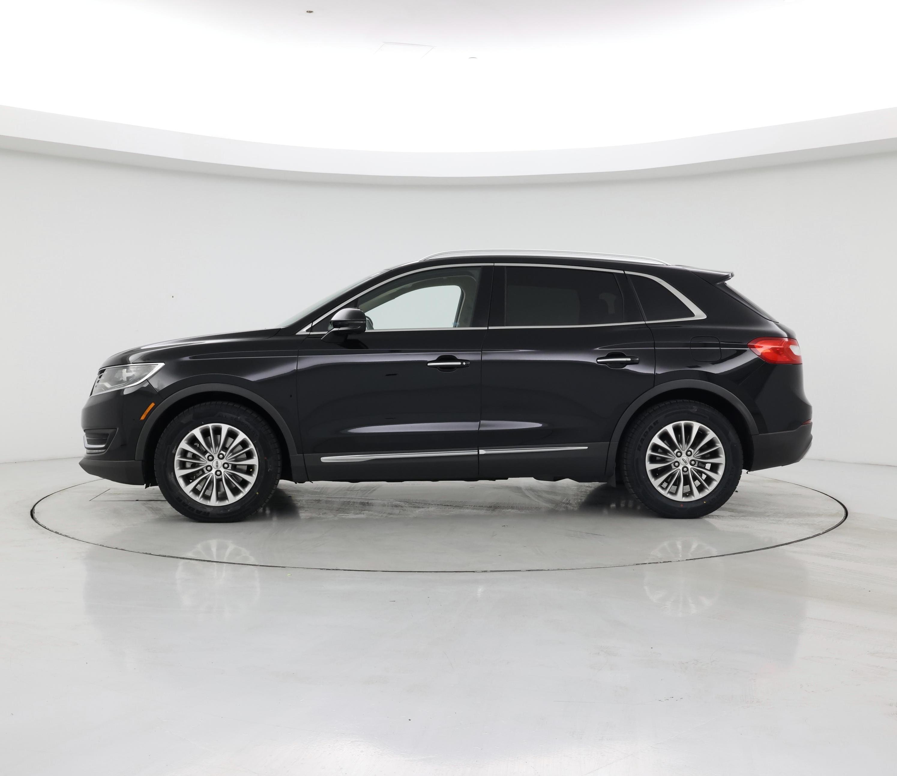 Thumbnail: 2016 Lincoln MKX - 3