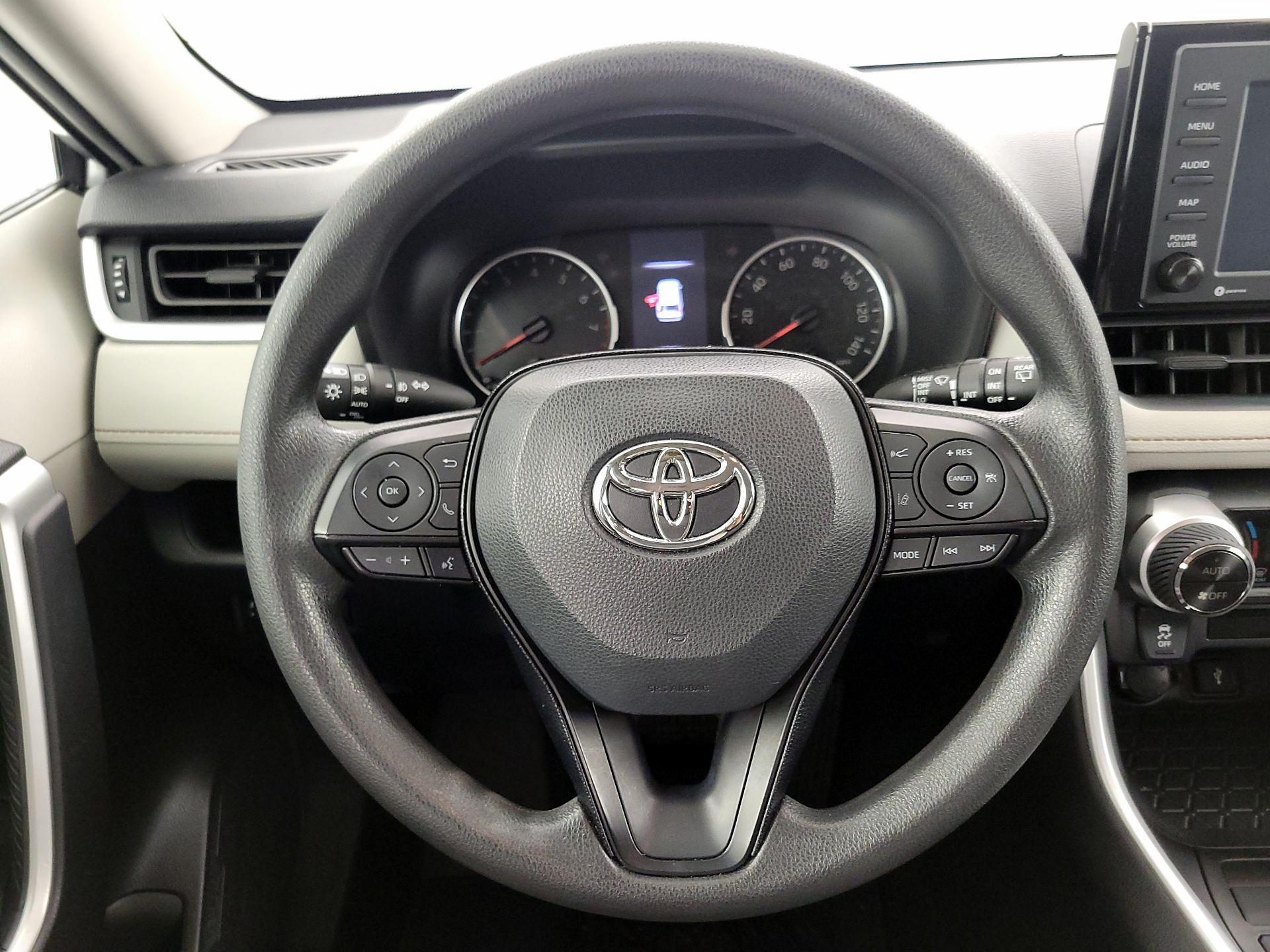 Thumbnail: 2020 Toyota RAV4 - 10