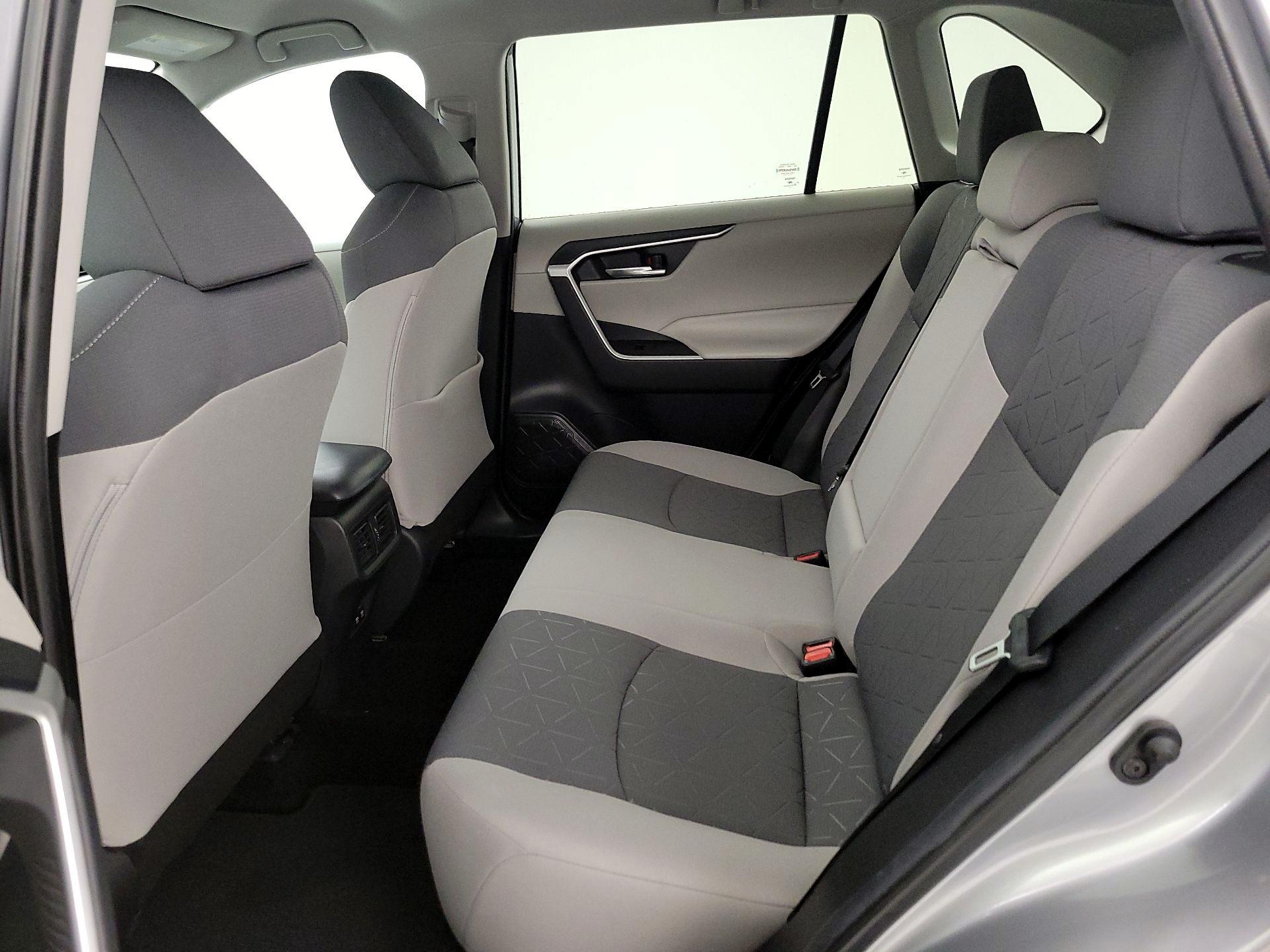Thumbnail: 2020 Toyota RAV4 - 19