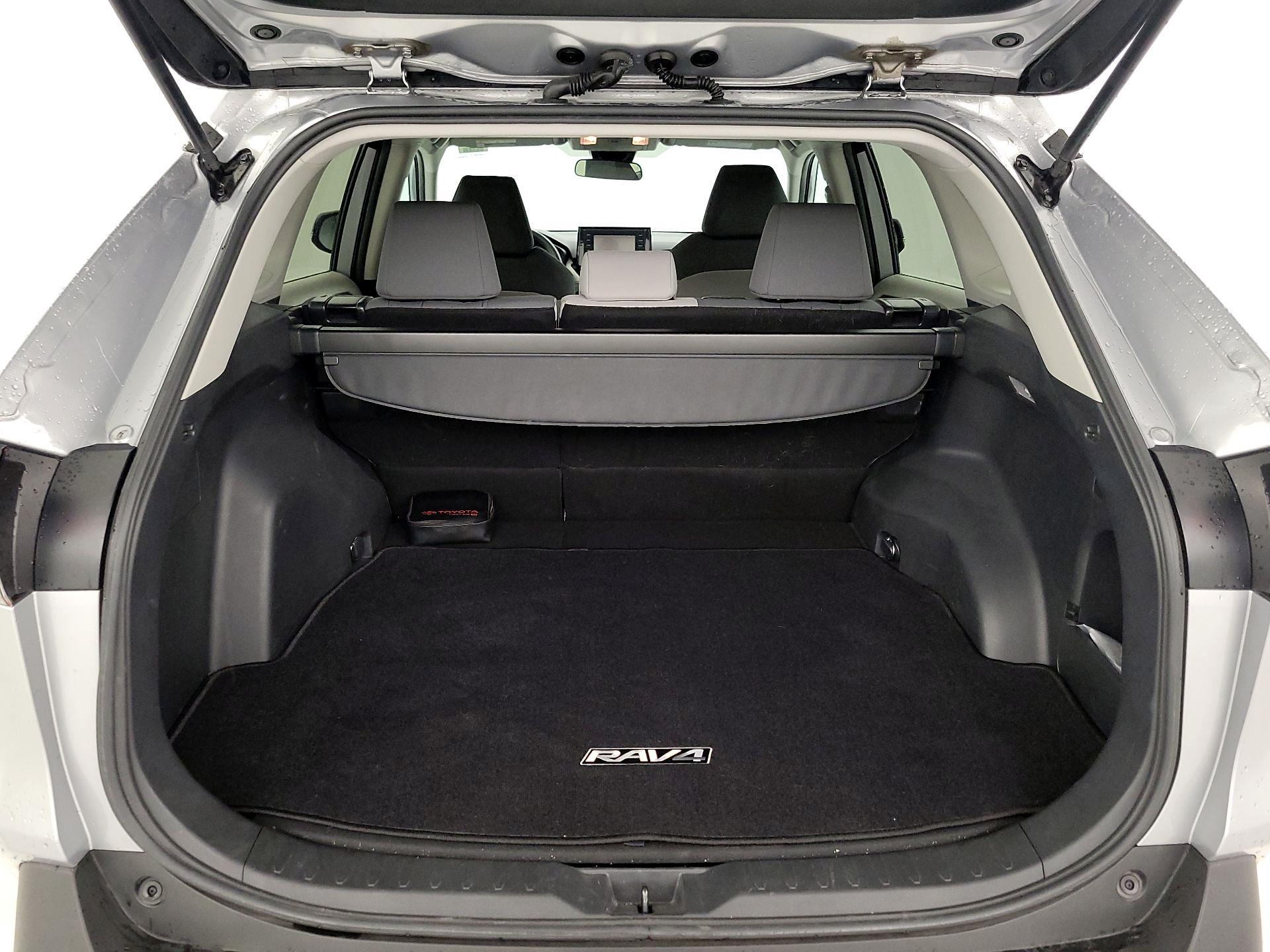 Thumbnail: 2020 Toyota RAV4 - 20