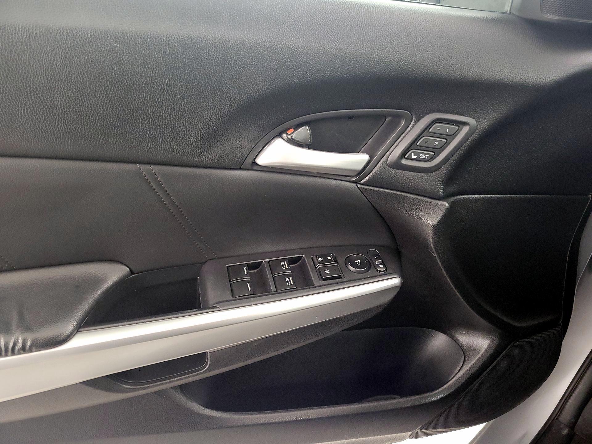 Thumbnail: 2015 Honda Accord Crosstour - 12