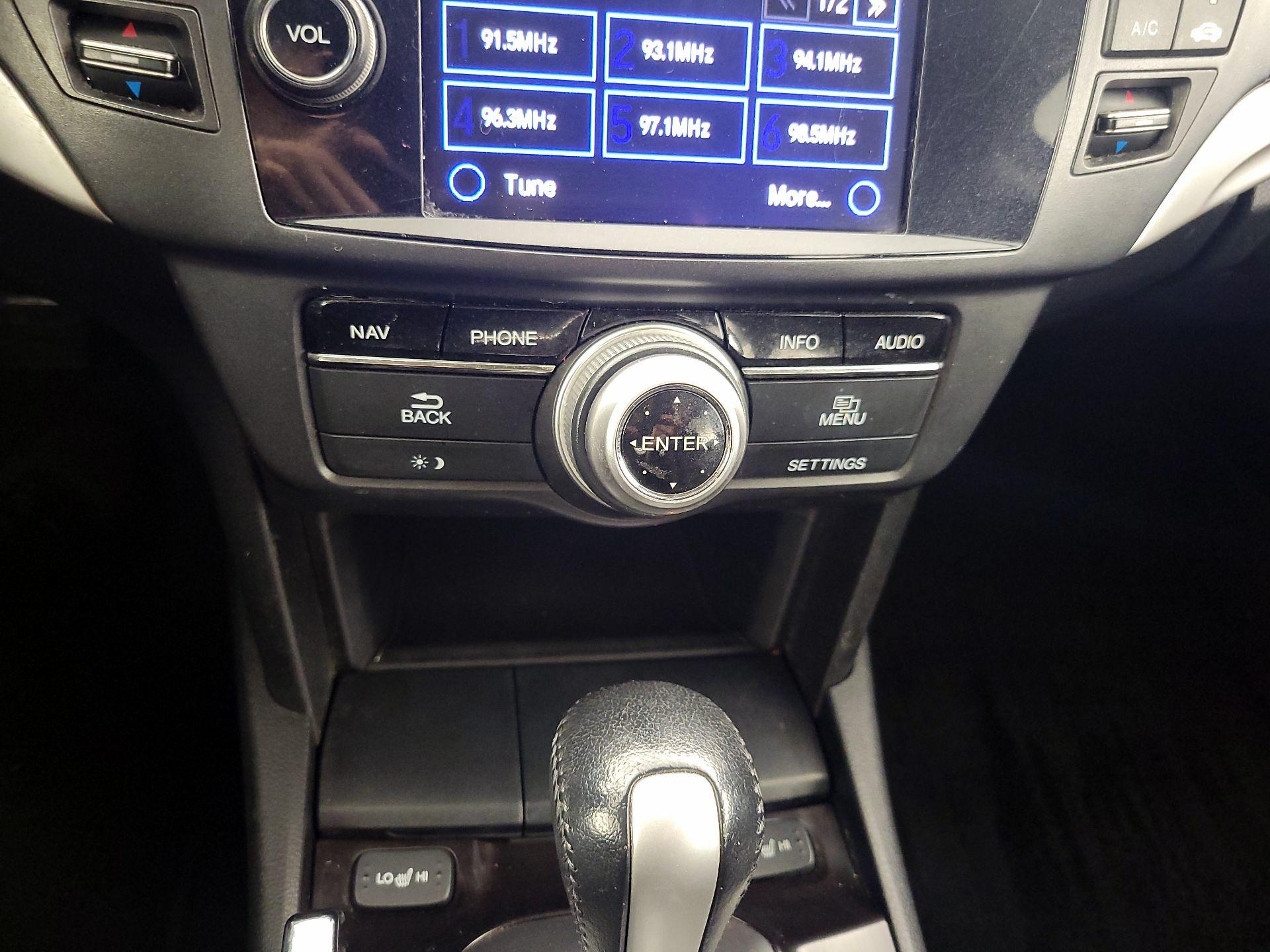 Thumbnail: 2015 Honda Accord Crosstour - 17