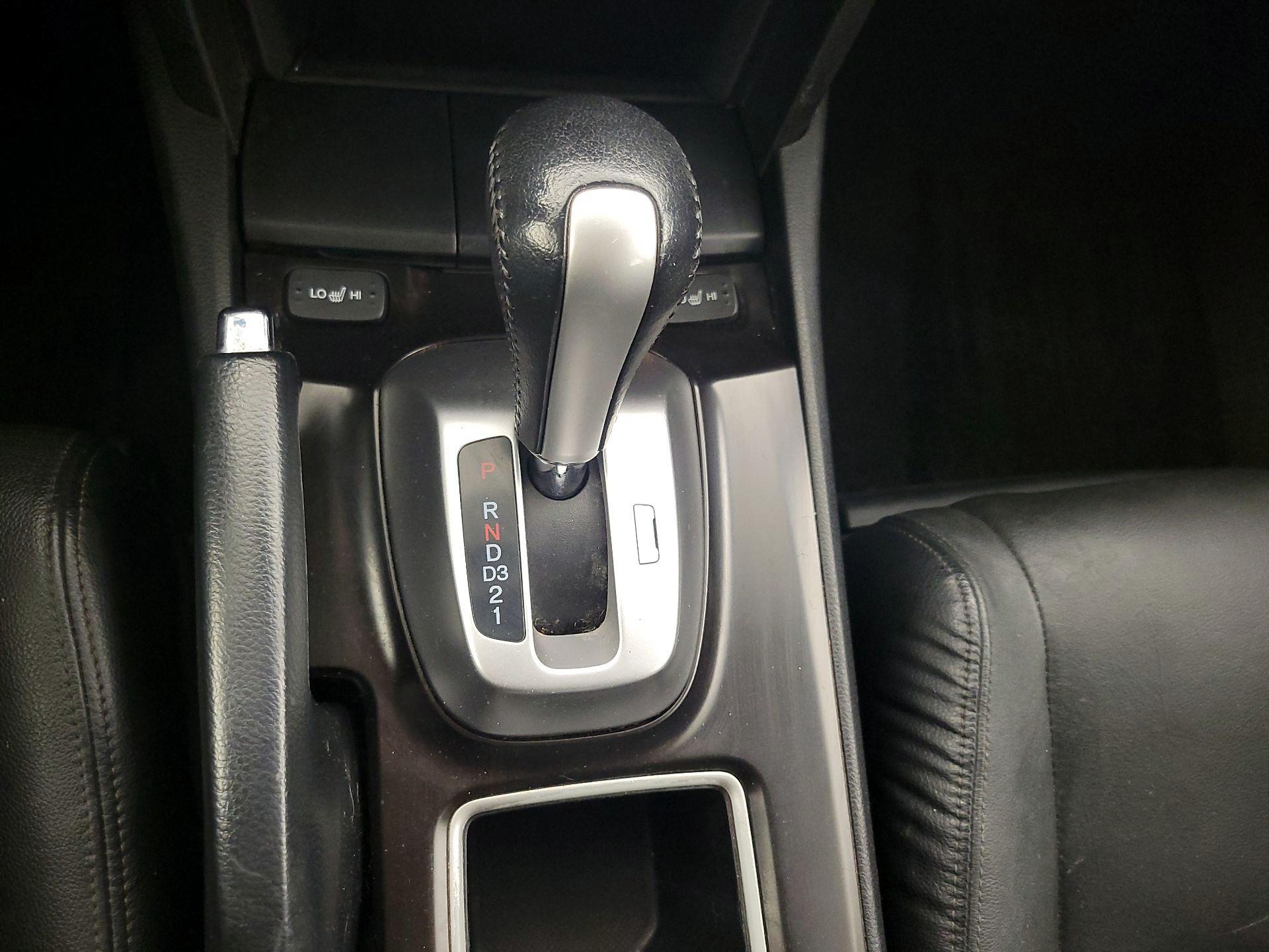 Thumbnail: 2015 Honda Accord Crosstour - 18