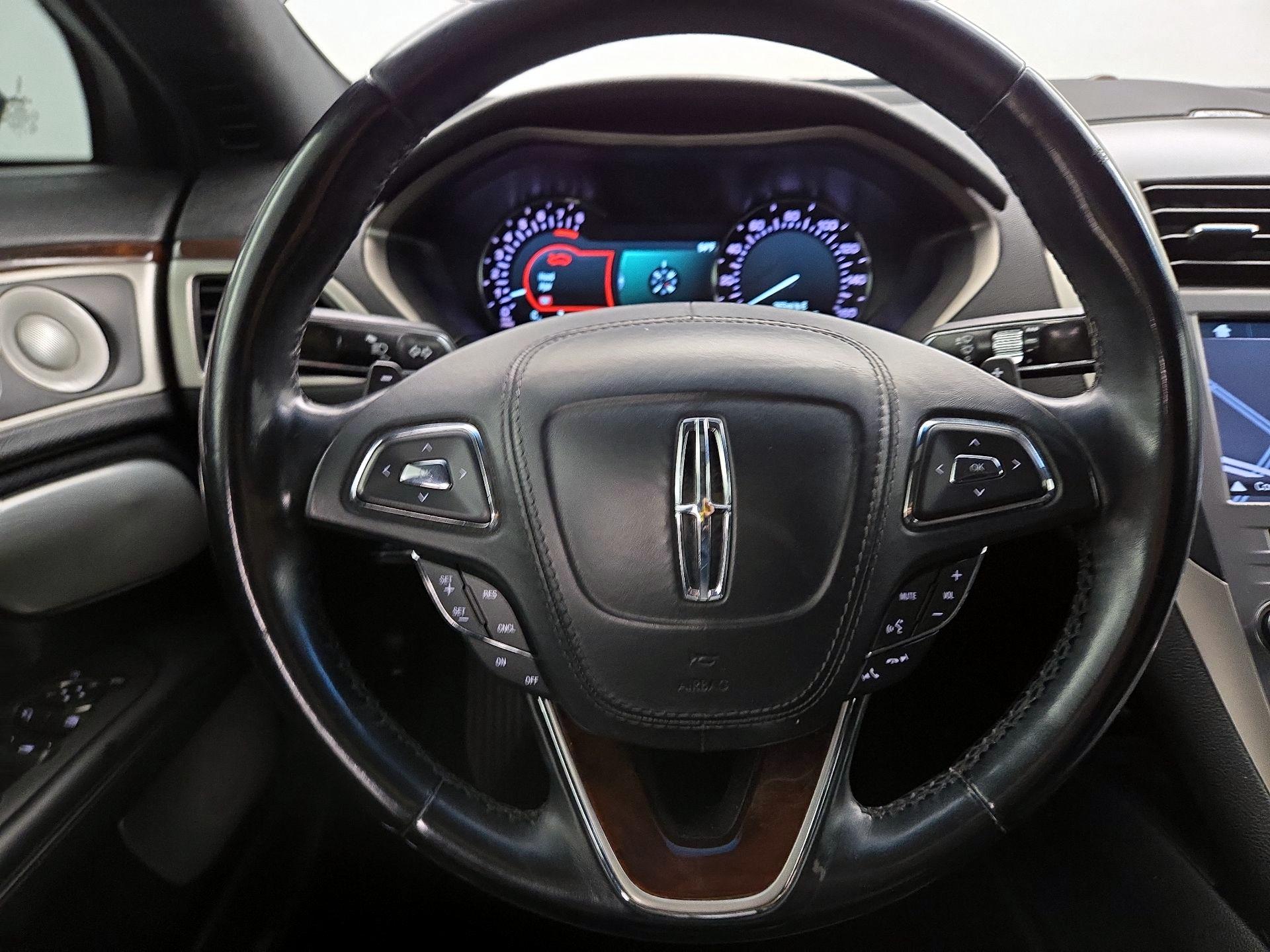 Thumbnail: 2017 Lincoln MKZ - 10