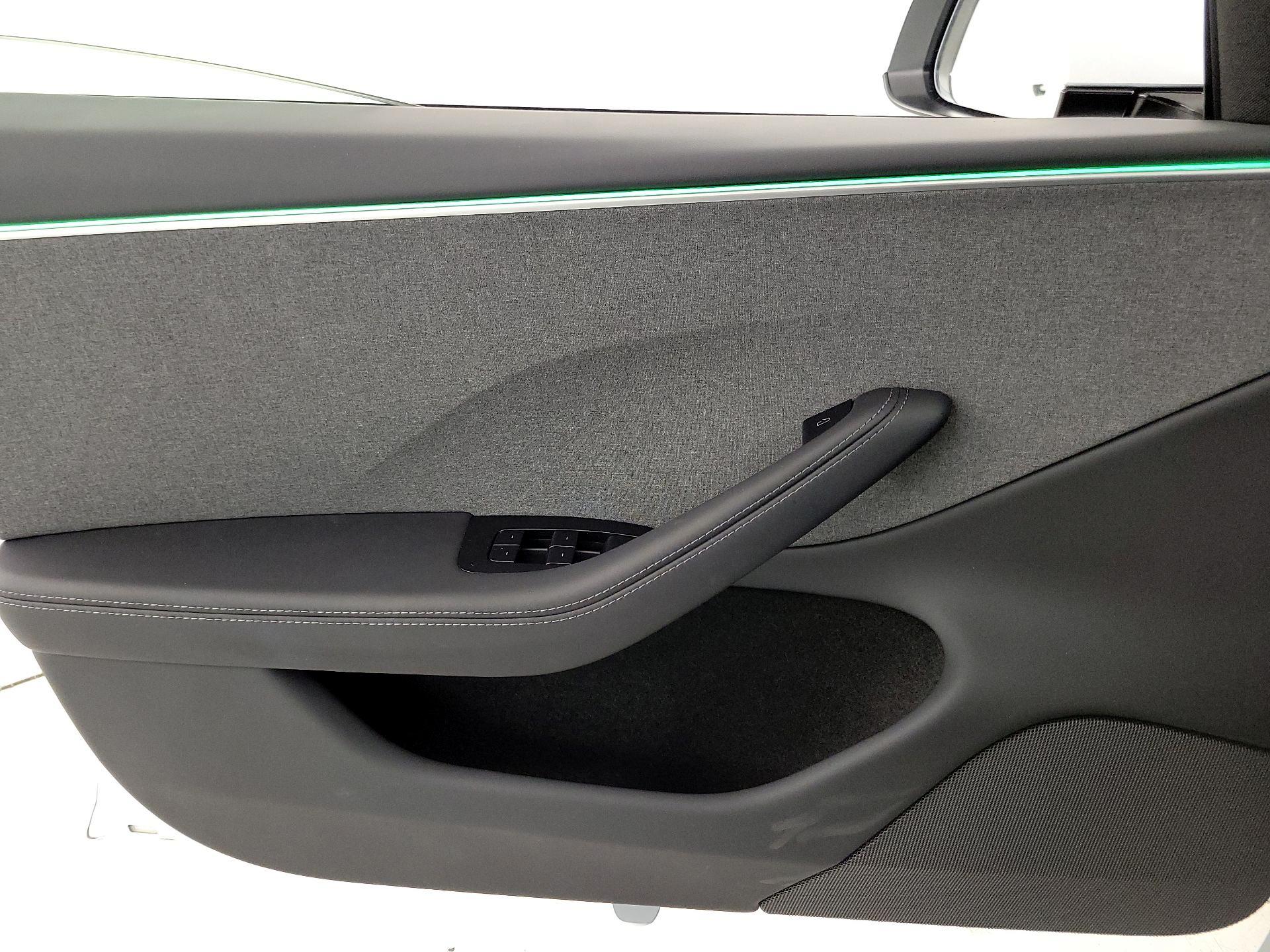 Thumbnail: 2025 Tesla Model 3 - 12