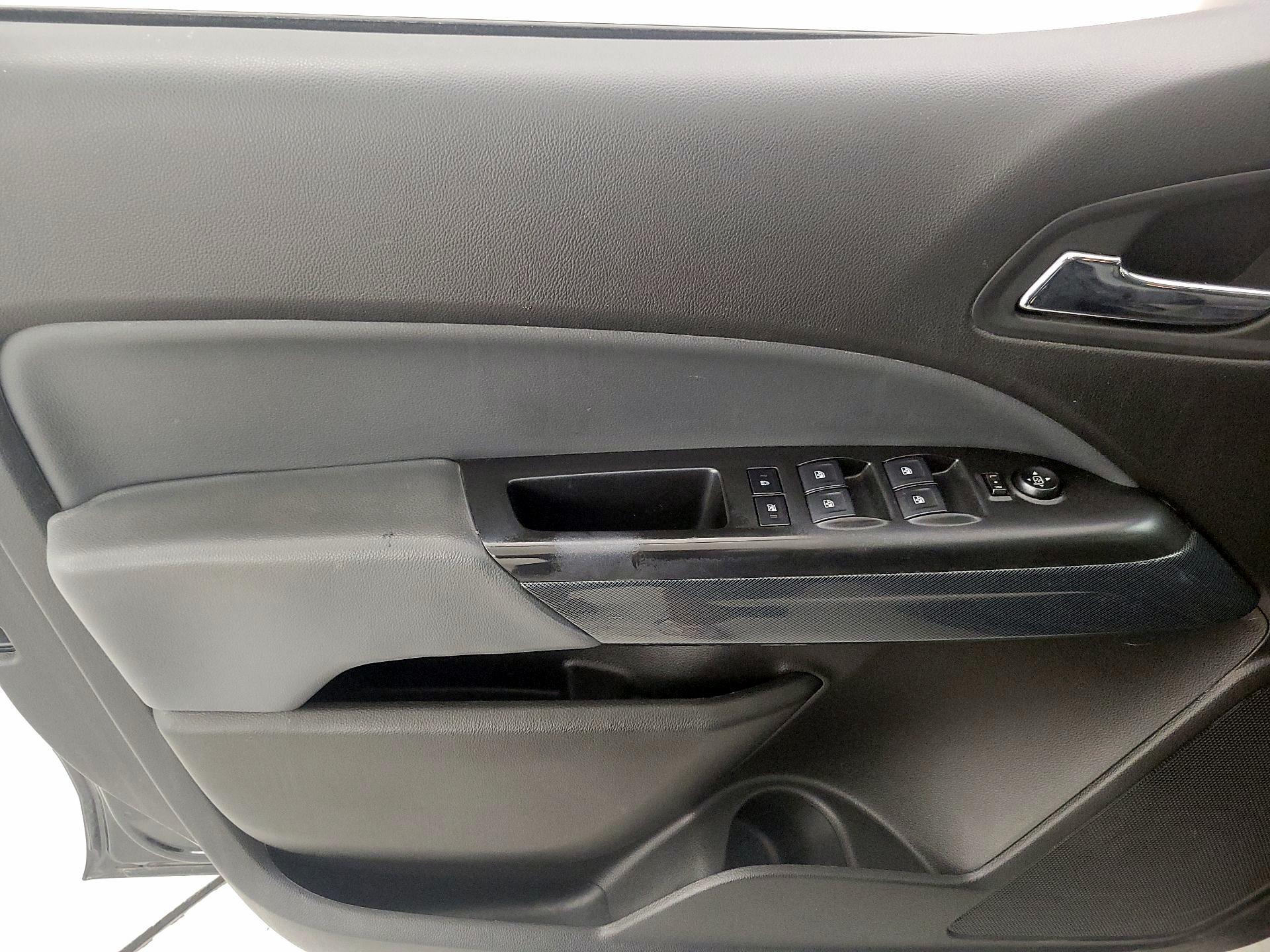 Thumbnail: 2018 Chevrolet Colorado - 12