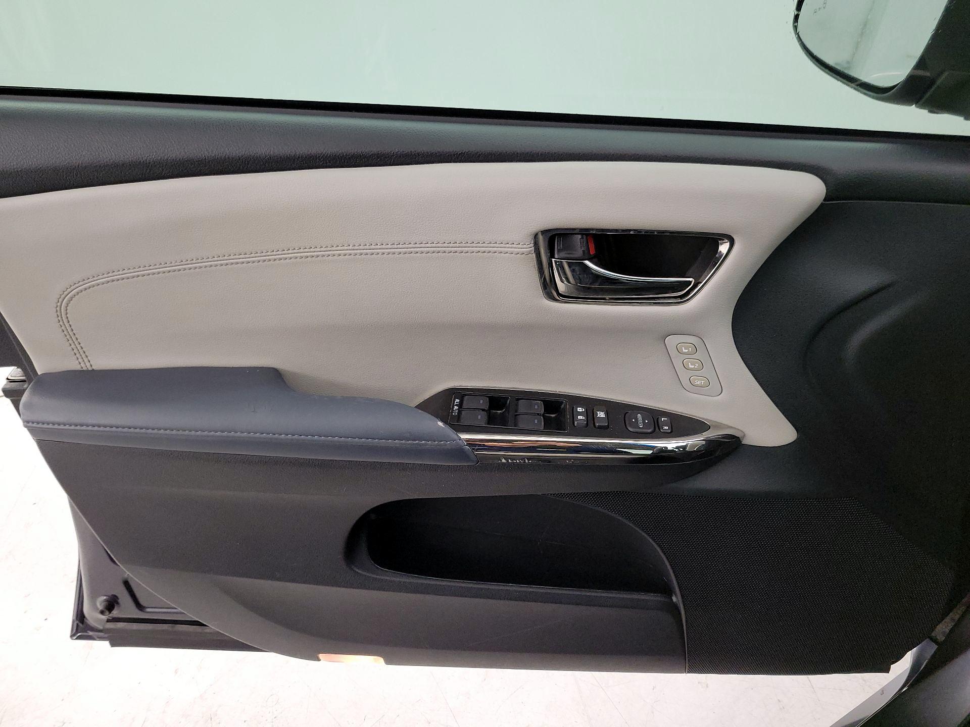 Thumbnail: 2014 Toyota Avalon - 12