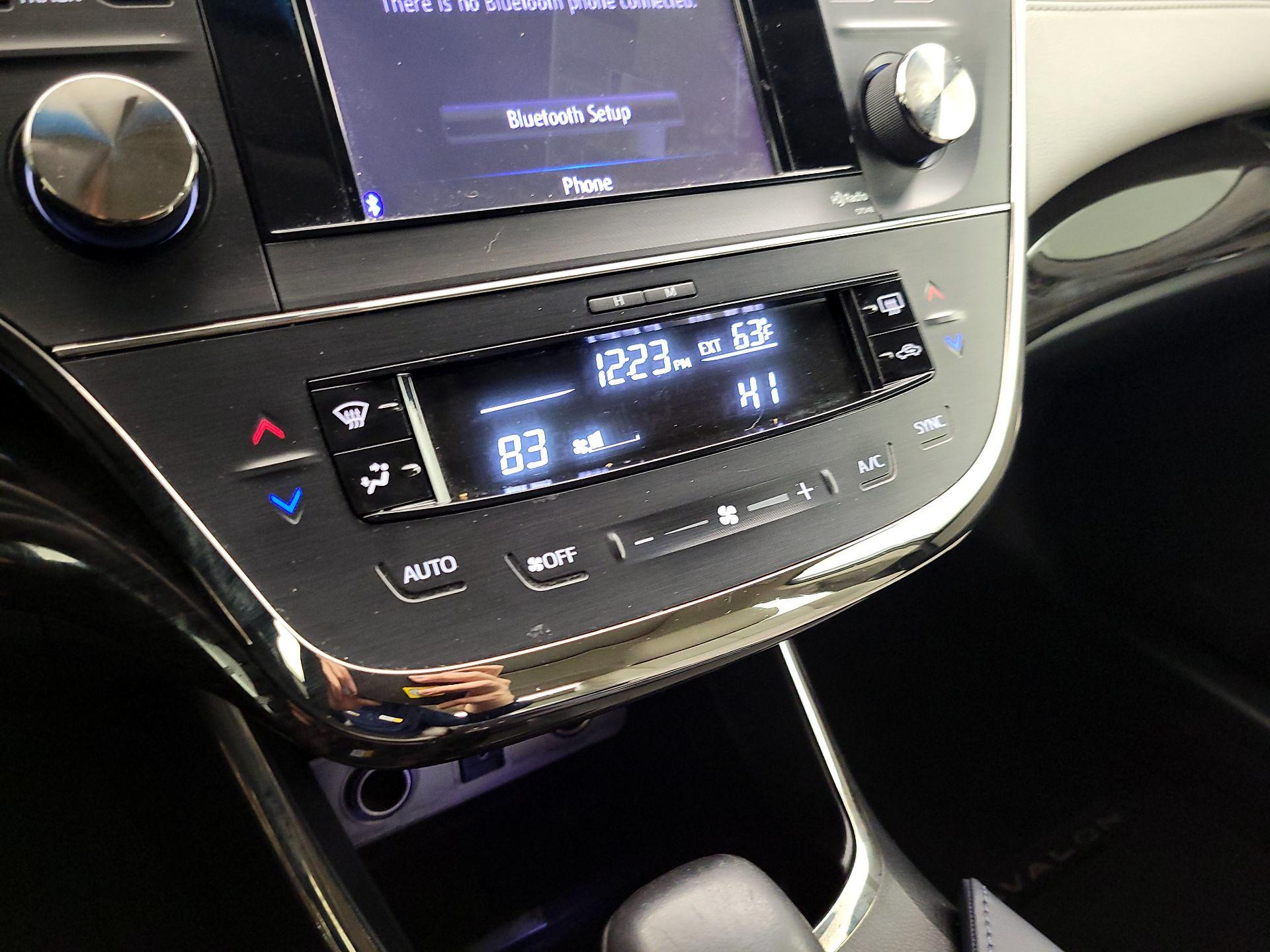 Thumbnail: 2014 Toyota Avalon - 16