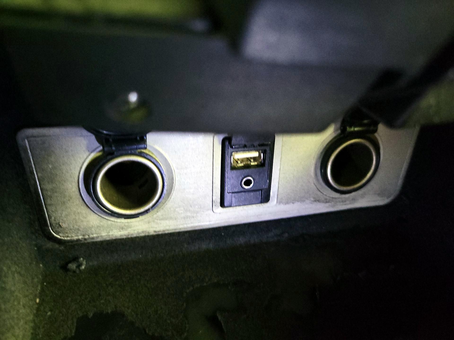 Thumbnail: 2014 Toyota Avalon - 18