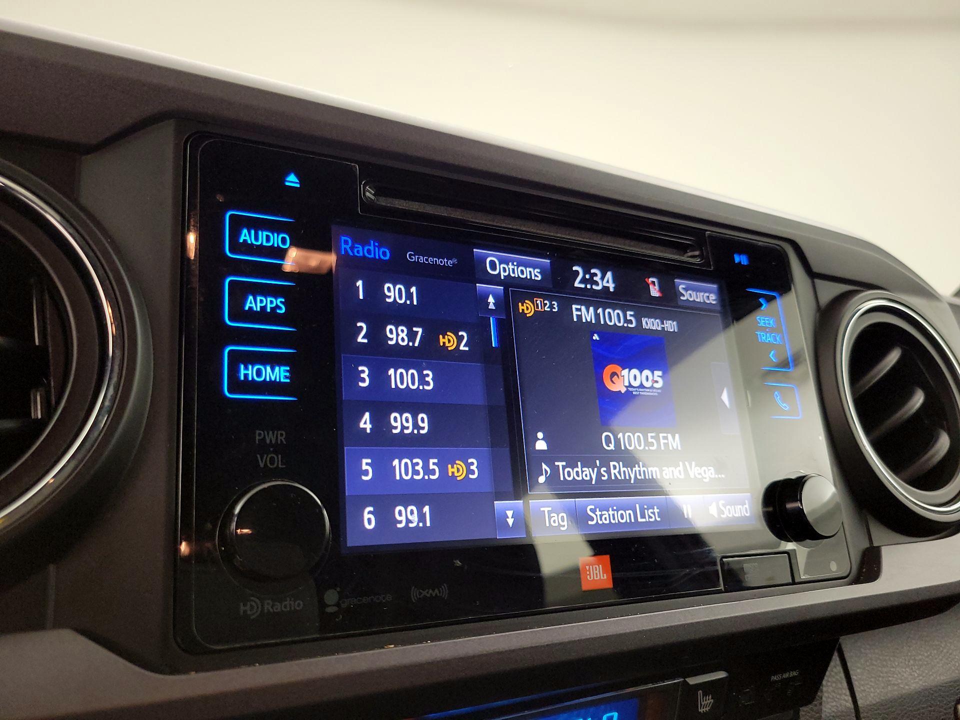 Thumbnail: 2018 Toyota Tacoma - 16