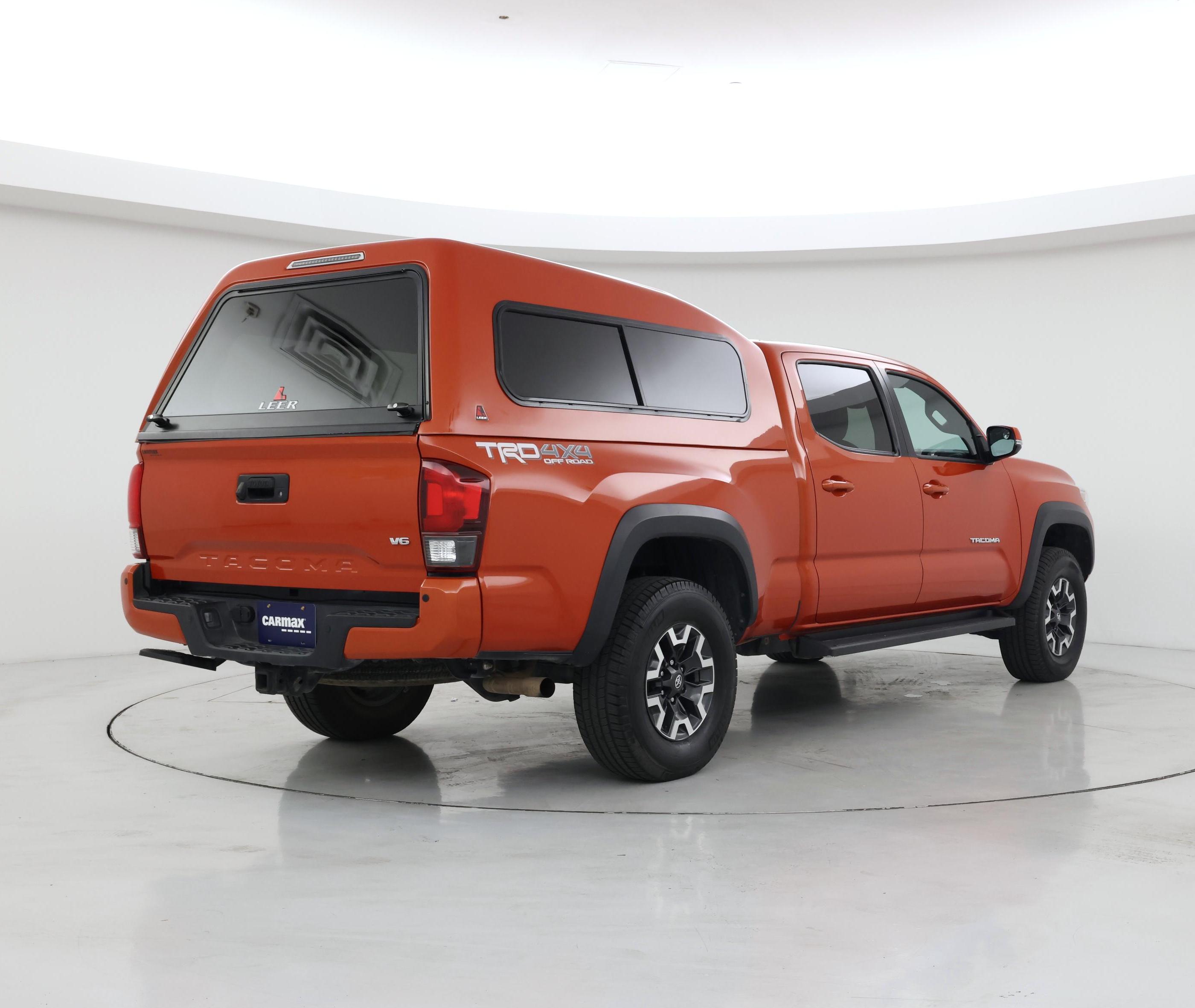 Thumbnail: 2018 Toyota Tacoma - 8