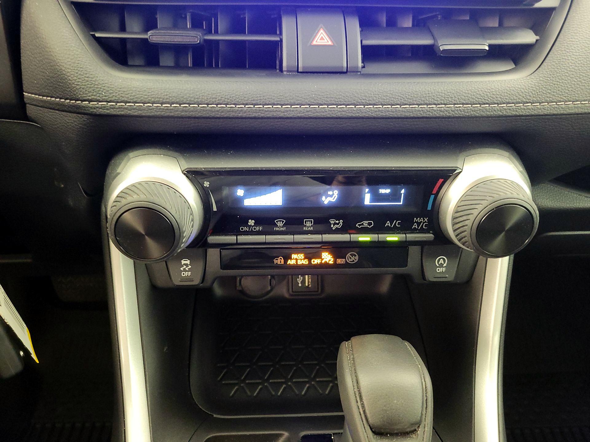 Thumbnail: 2024 Toyota RAV4 - 16