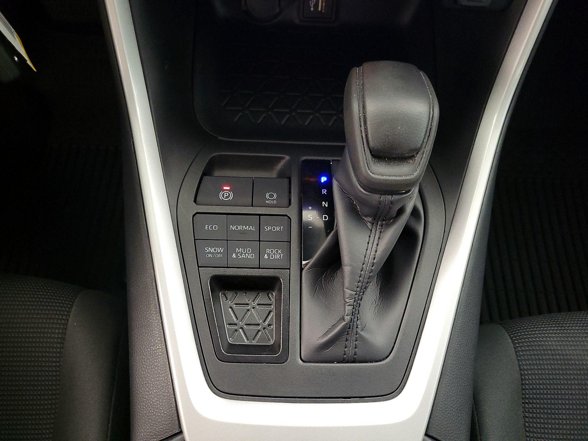 Thumbnail: 2024 Toyota RAV4 - 17