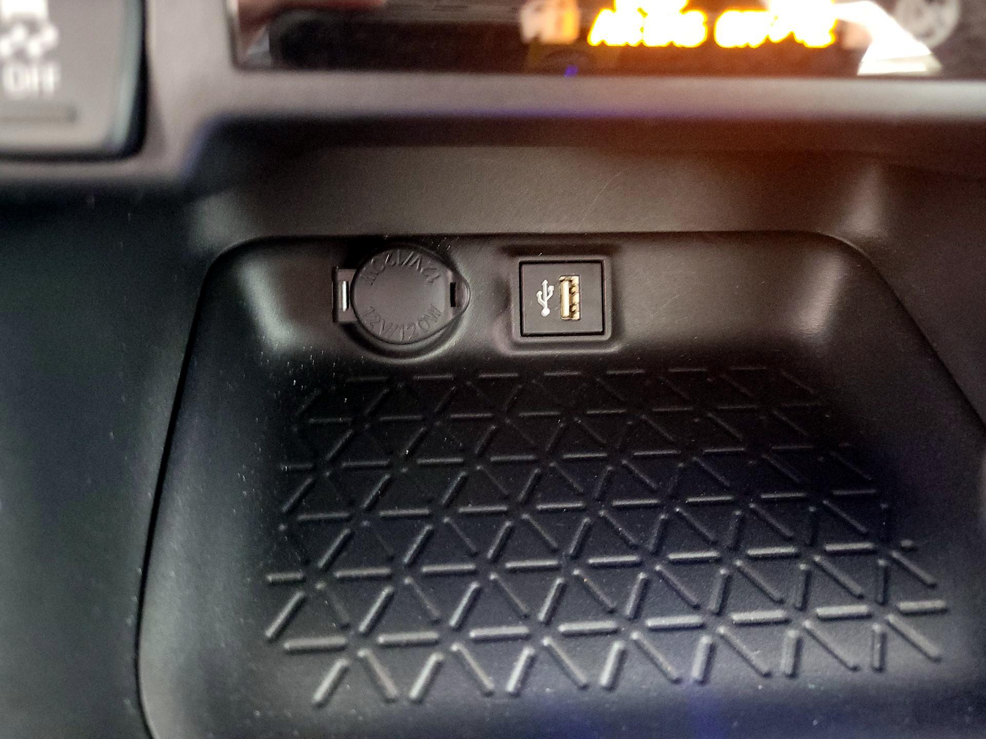 Thumbnail: 2024 Toyota RAV4 - 18