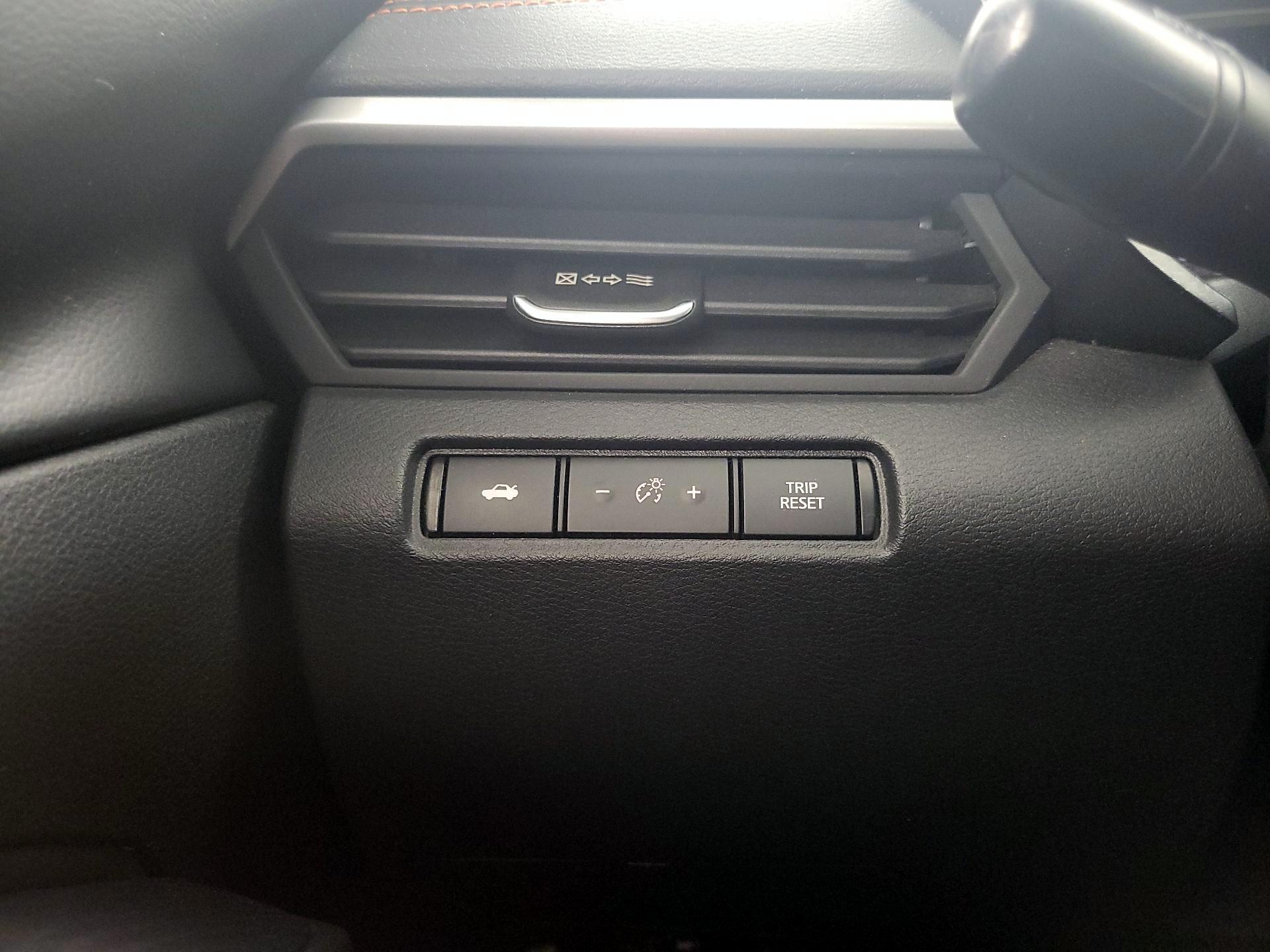 Thumbnail: 2020 Nissan Altima - 13