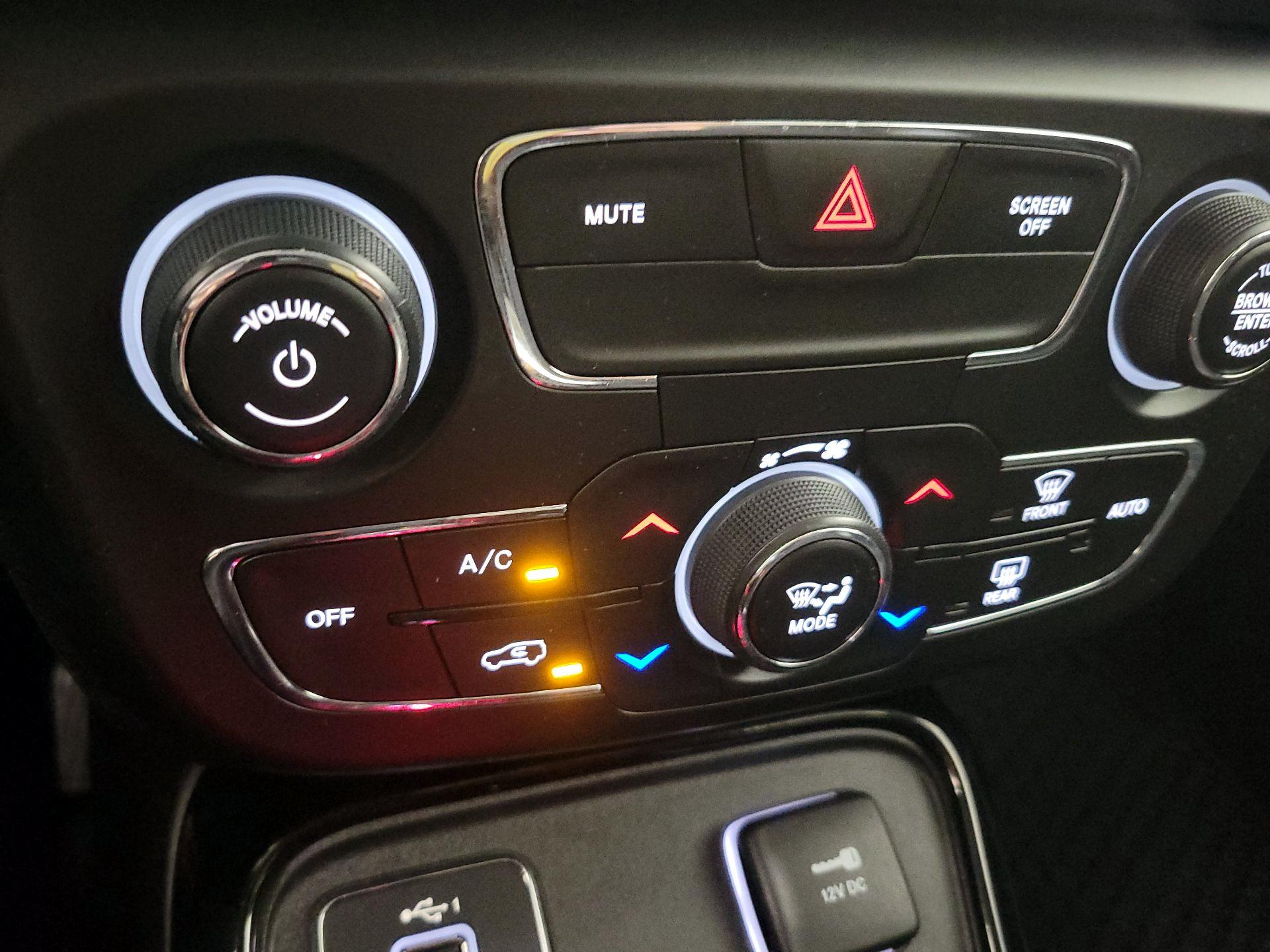 Thumbnail: 2021 Jeep Compass - 16