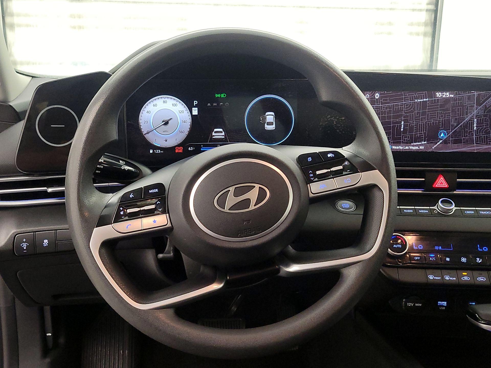 Thumbnail: 2024 Hyundai Elantra - 10
