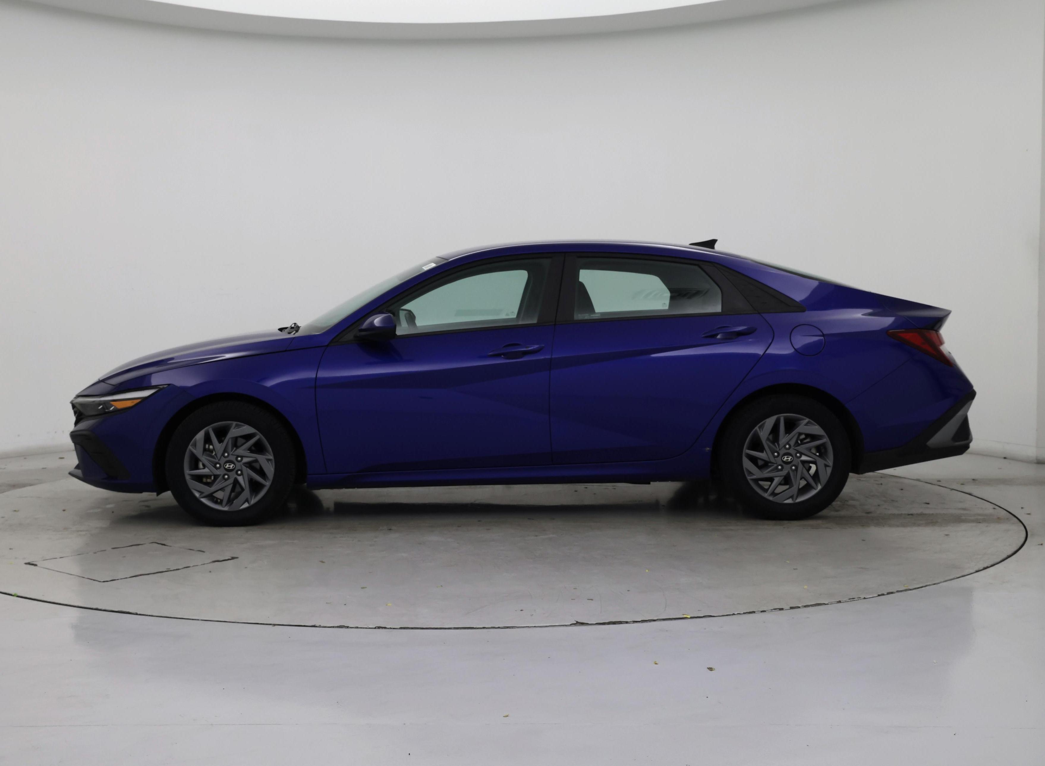 Thumbnail: 2024 Hyundai Elantra - 3