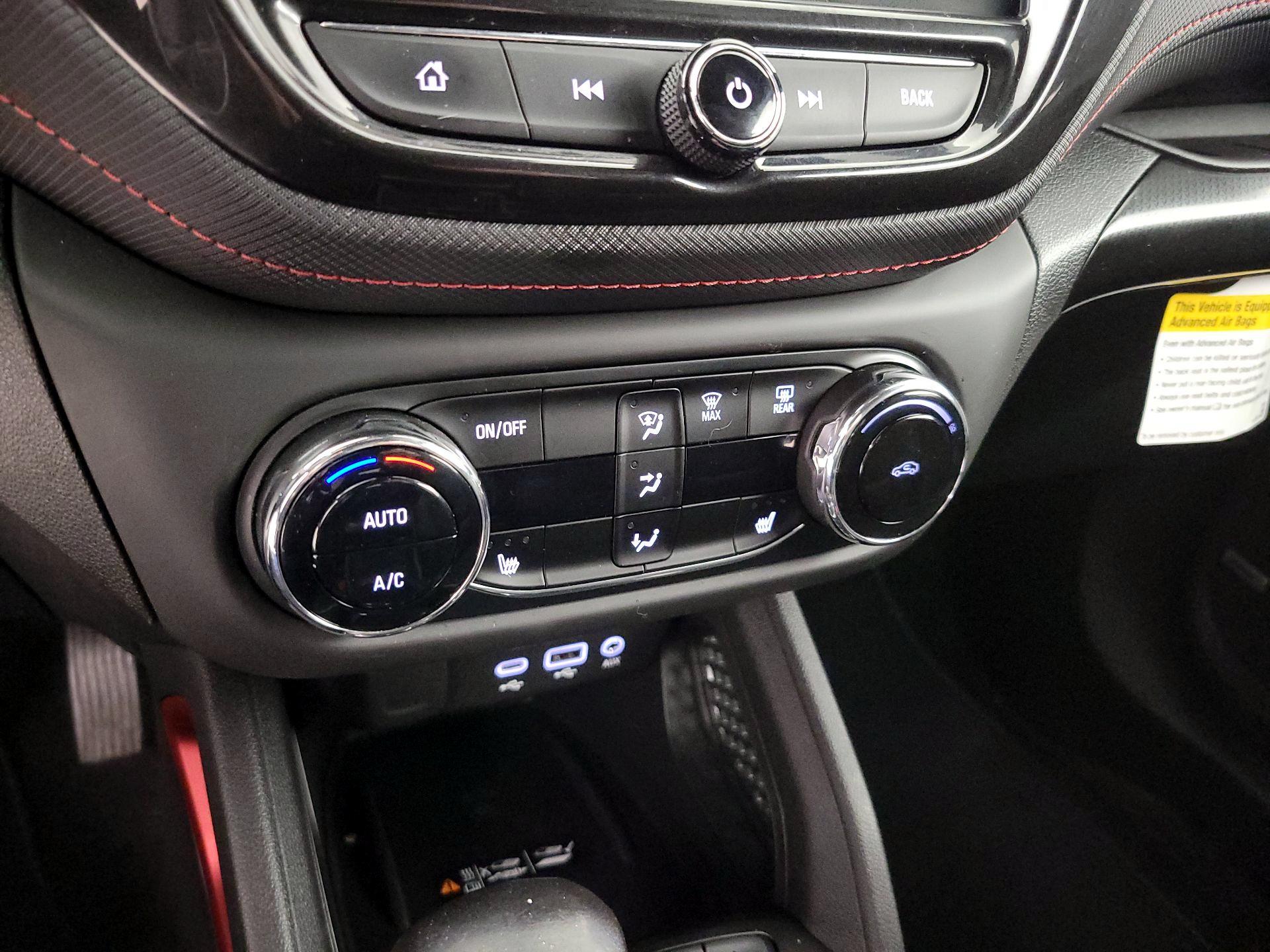 Thumbnail: 2022 Chevrolet TrailBlazer - 16