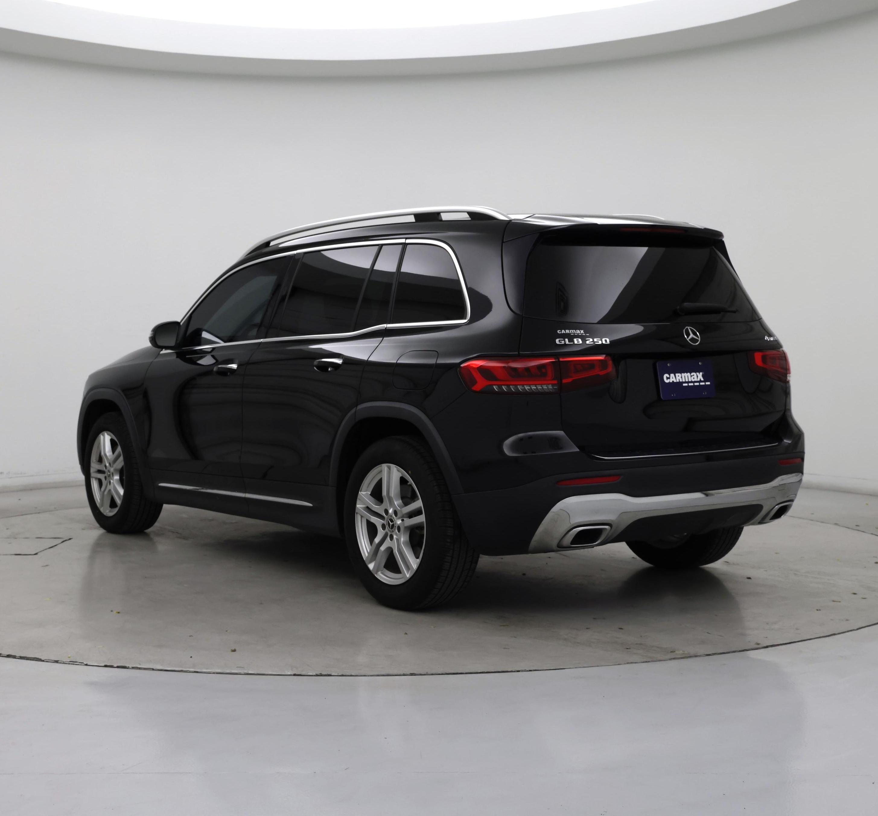 Thumbnail: 2021 Mercedes-Benz GLB - 2