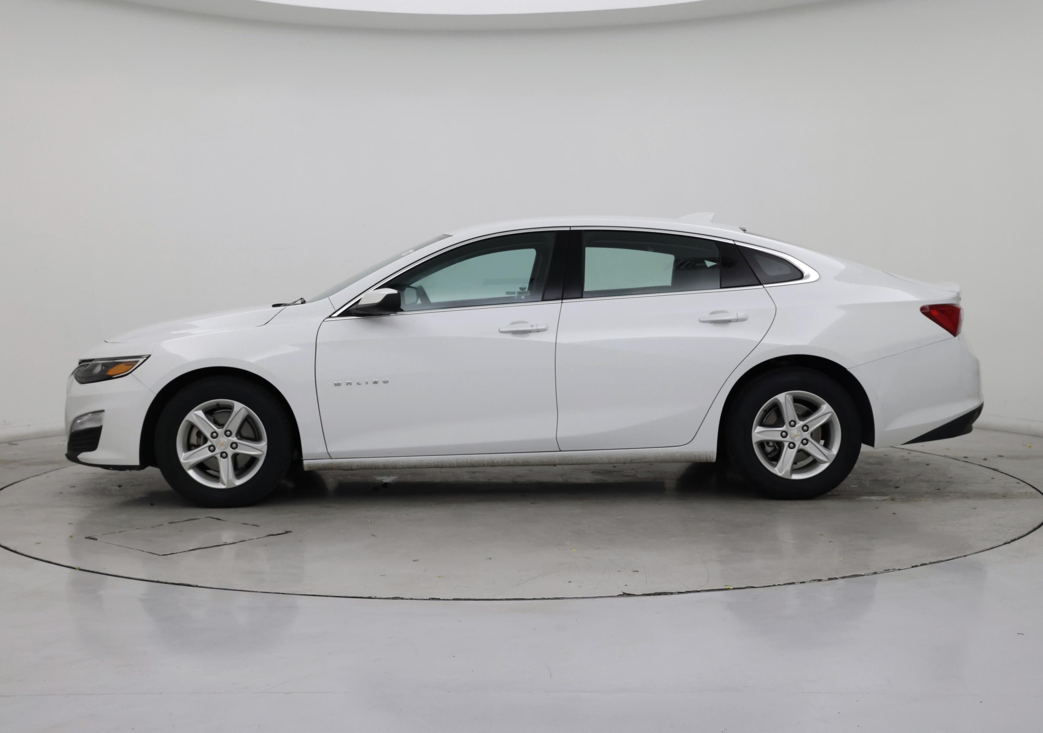 Thumbnail: 2023 Chevrolet Malibu - 3