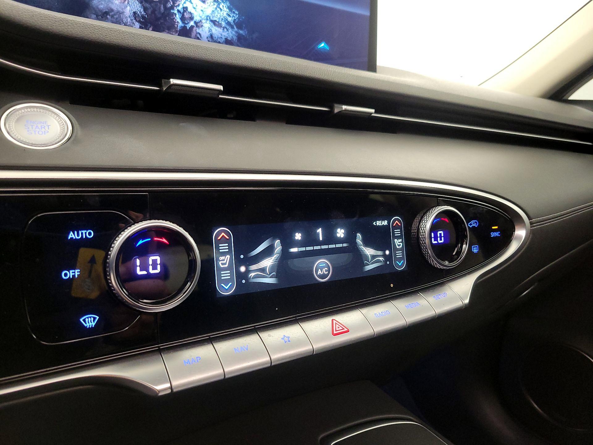 Thumbnail: 2022 Genesis GV70 - 17