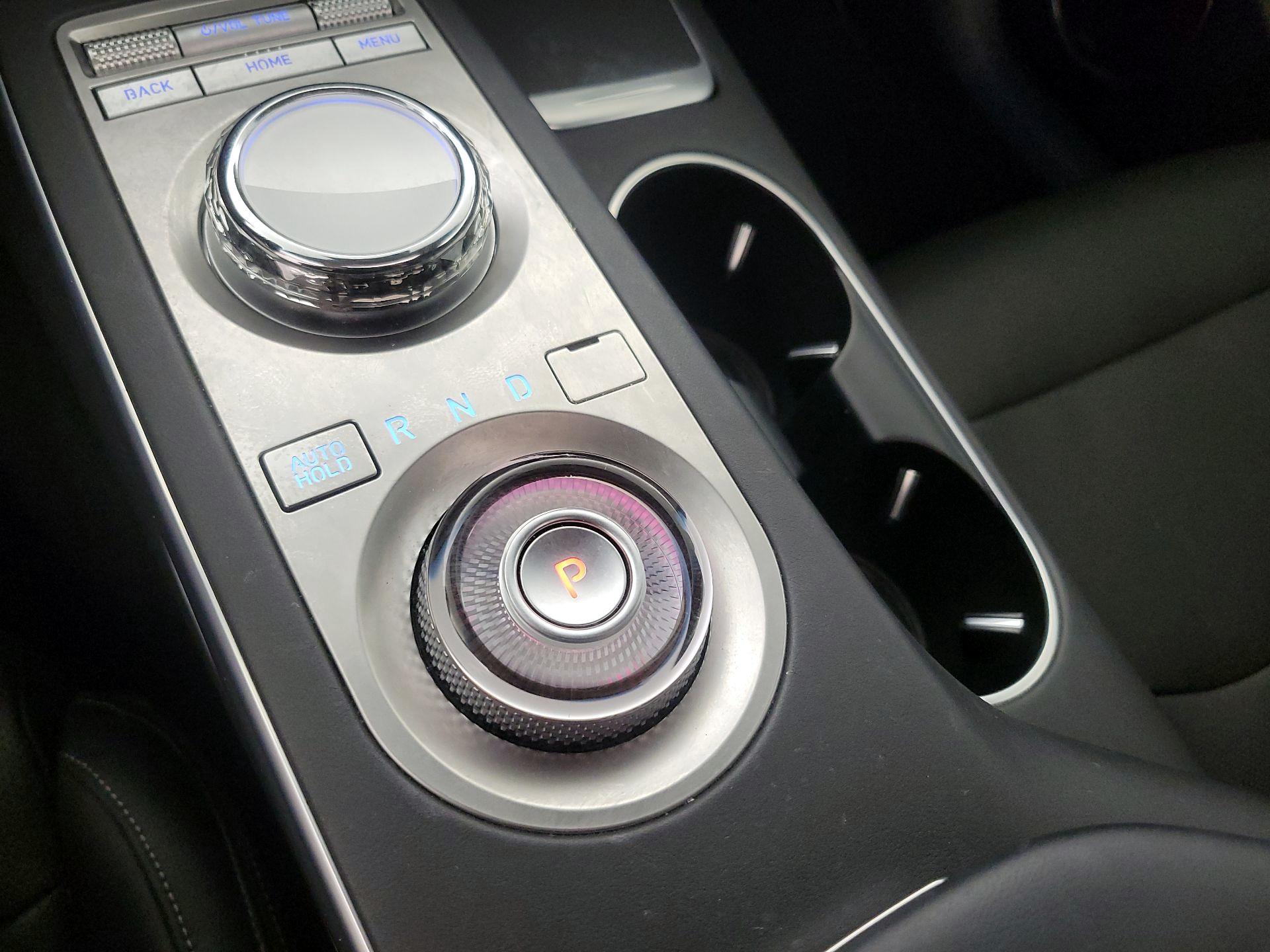 Thumbnail: 2022 Genesis GV70 - 18