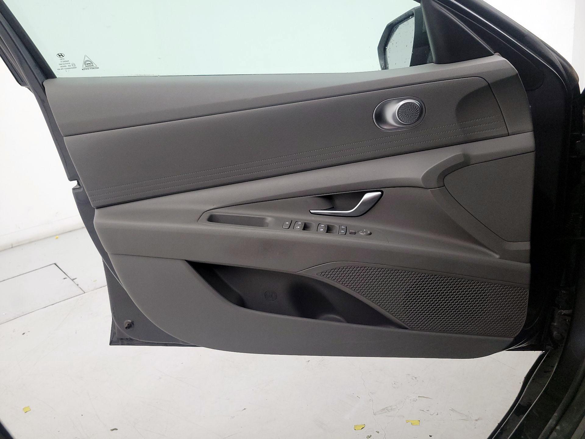 Thumbnail: 2023 Hyundai Elantra - 12