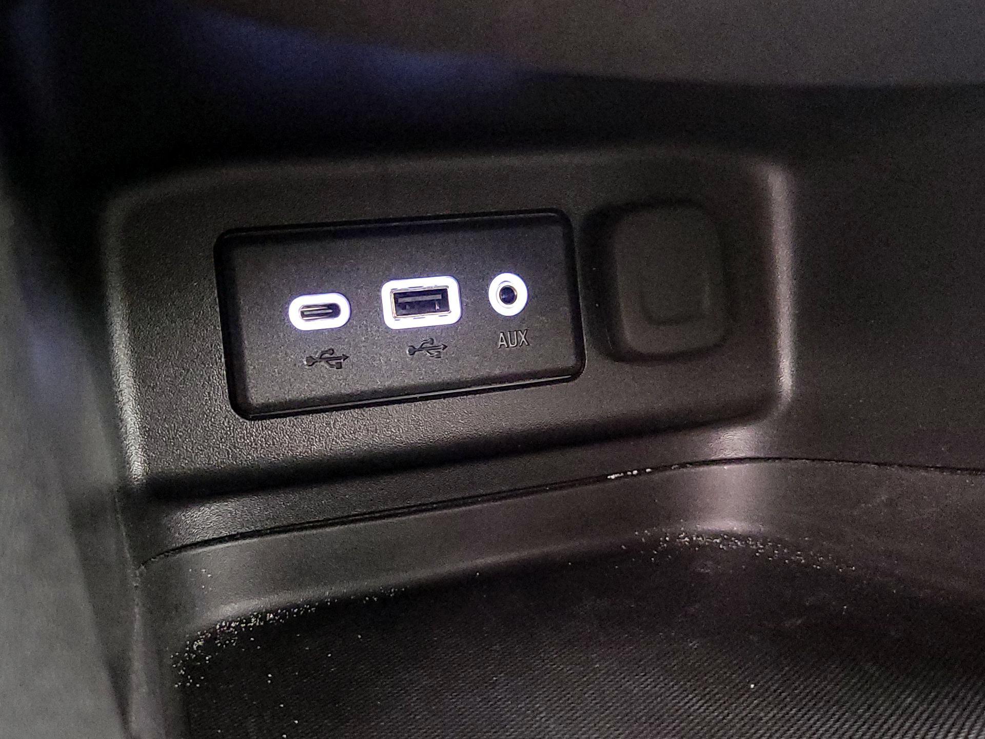 Thumbnail: 2022 Chevrolet Equinox - 18