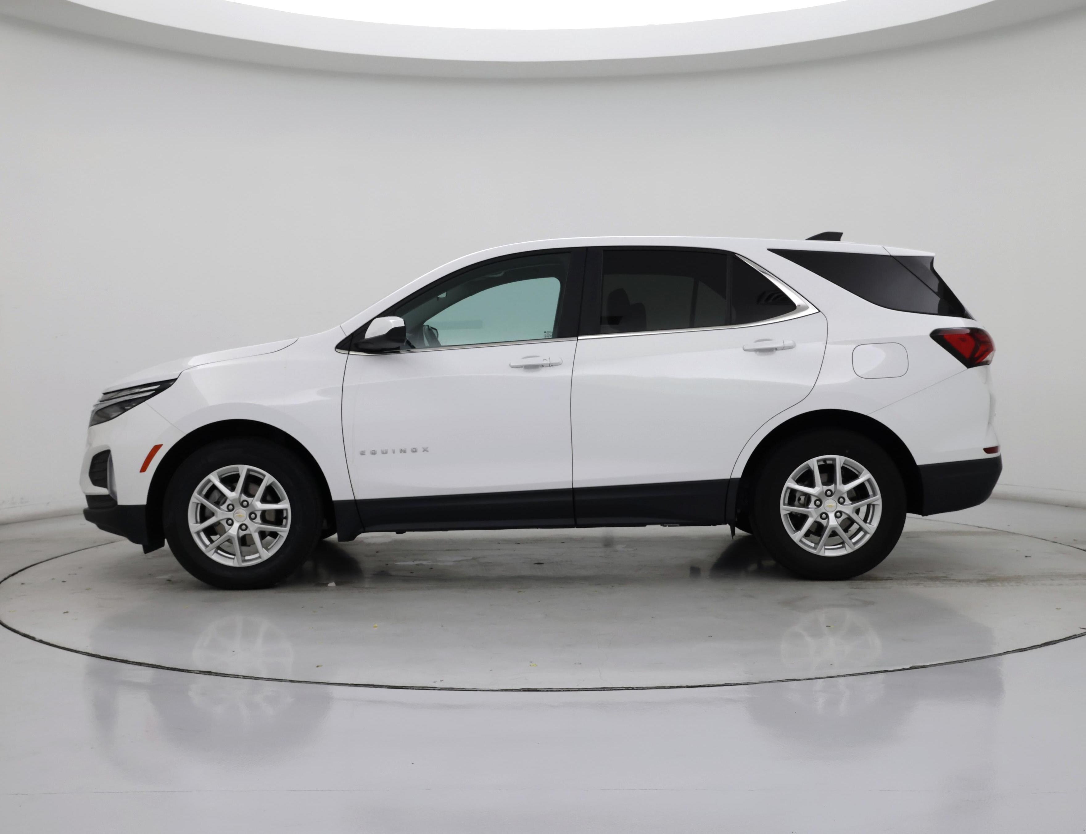 Thumbnail: 2022 Chevrolet Equinox - 3