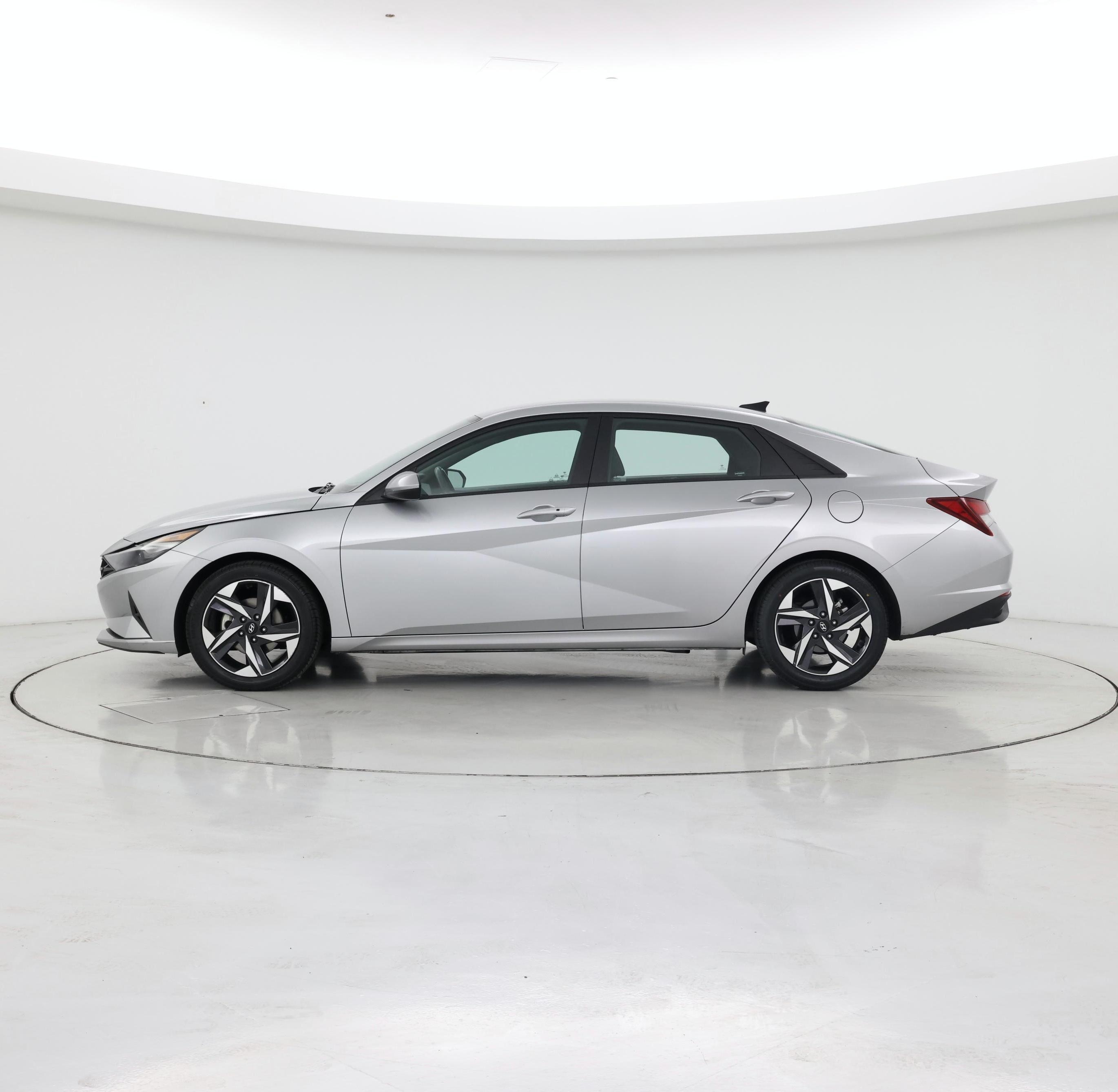 Thumbnail: 2023 Hyundai Elantra - 3