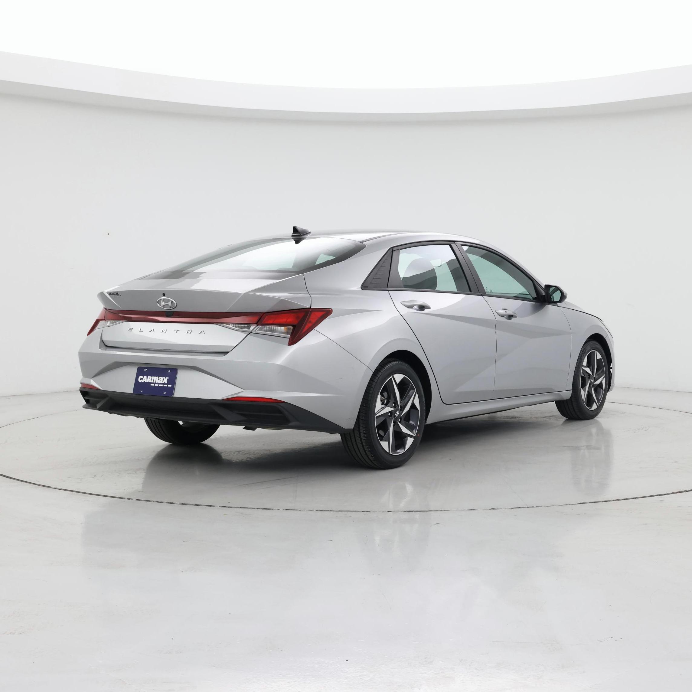 Thumbnail: 2023 Hyundai Elantra - 8