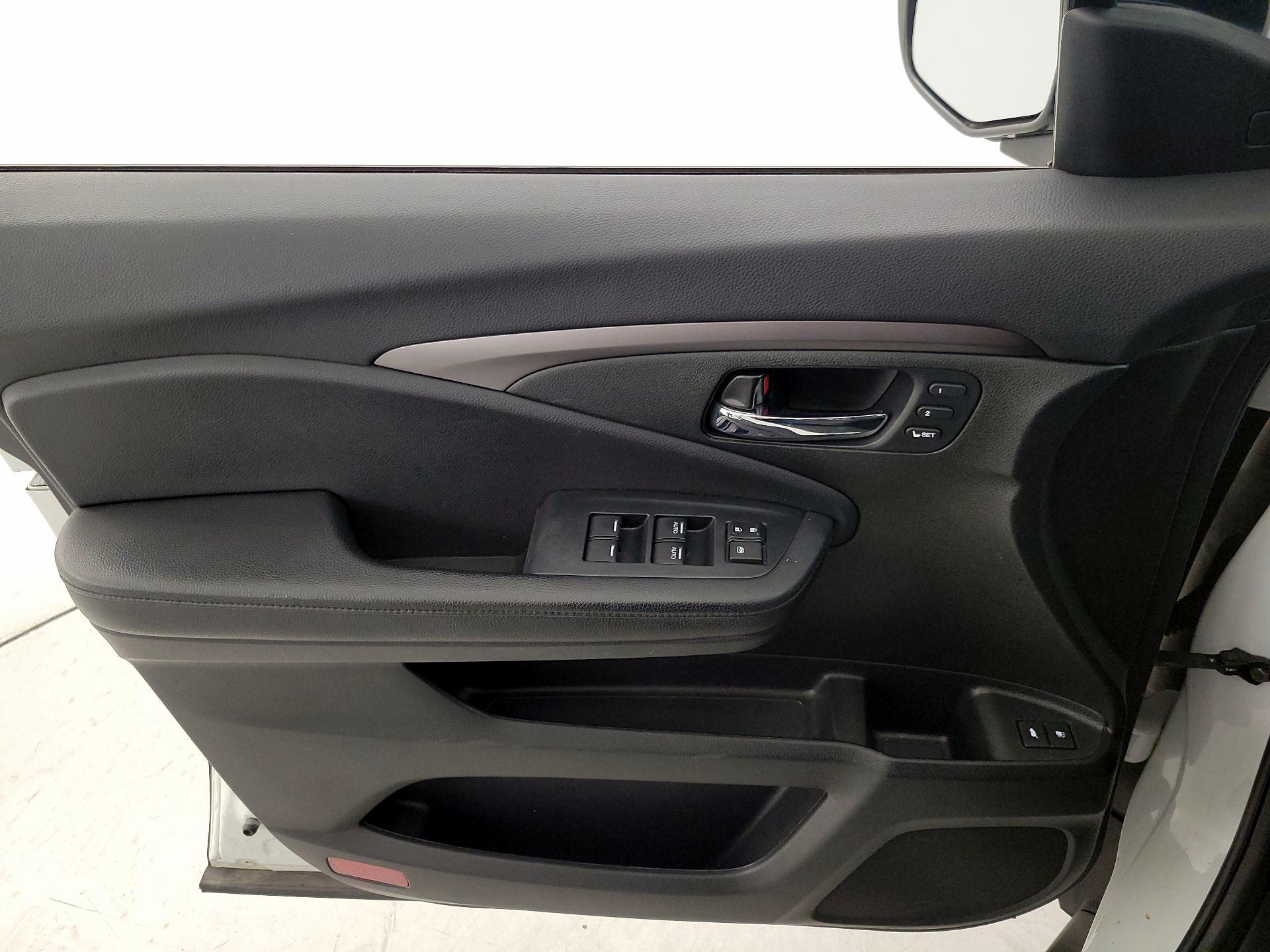 Thumbnail: 2022 Honda Pilot - 12