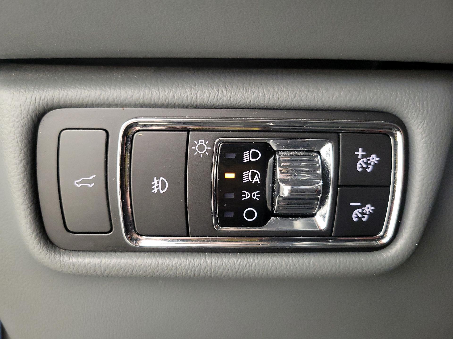 Thumbnail: 2020 Lincoln Aviator - 13