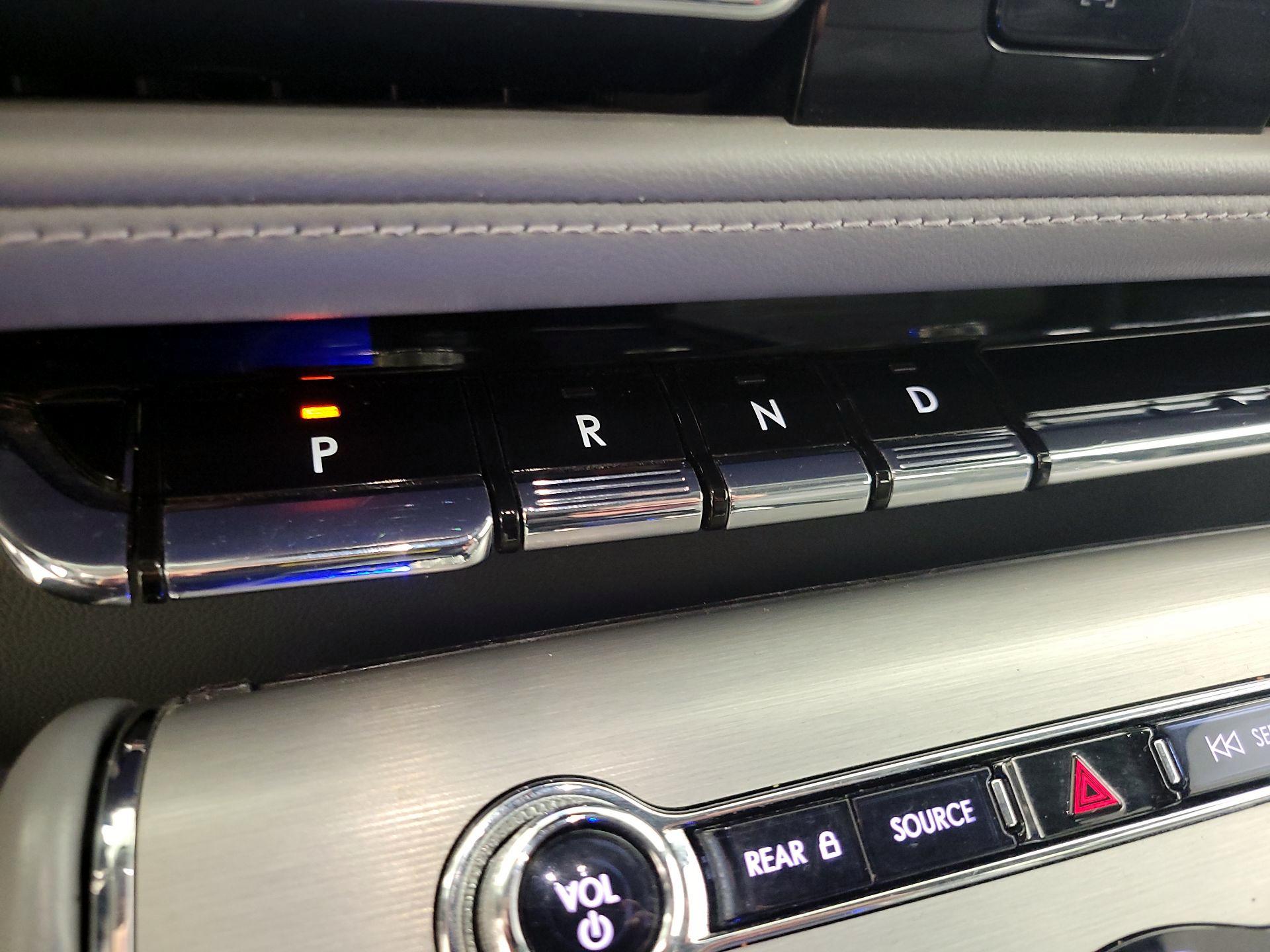 Thumbnail: 2020 Lincoln Aviator - 18