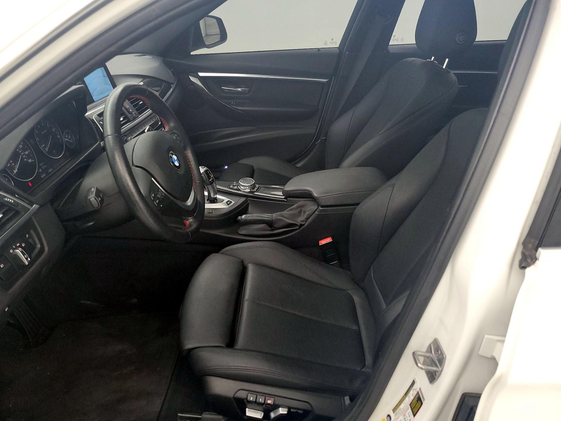 Thumbnail: 2017 BMW 3 Series - 11