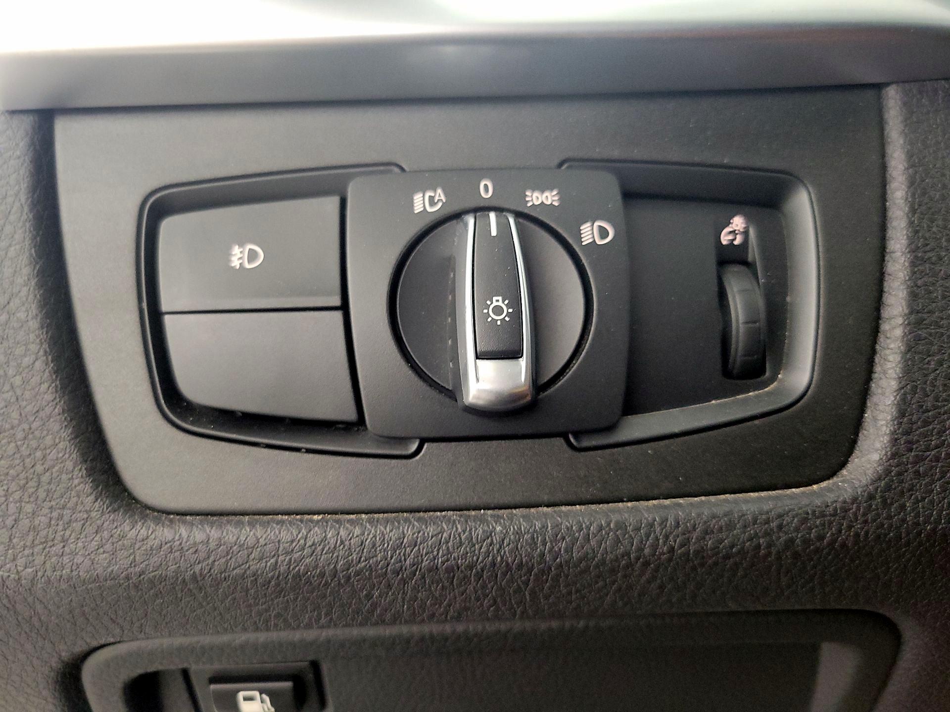 Thumbnail: 2017 BMW 3 Series - 13