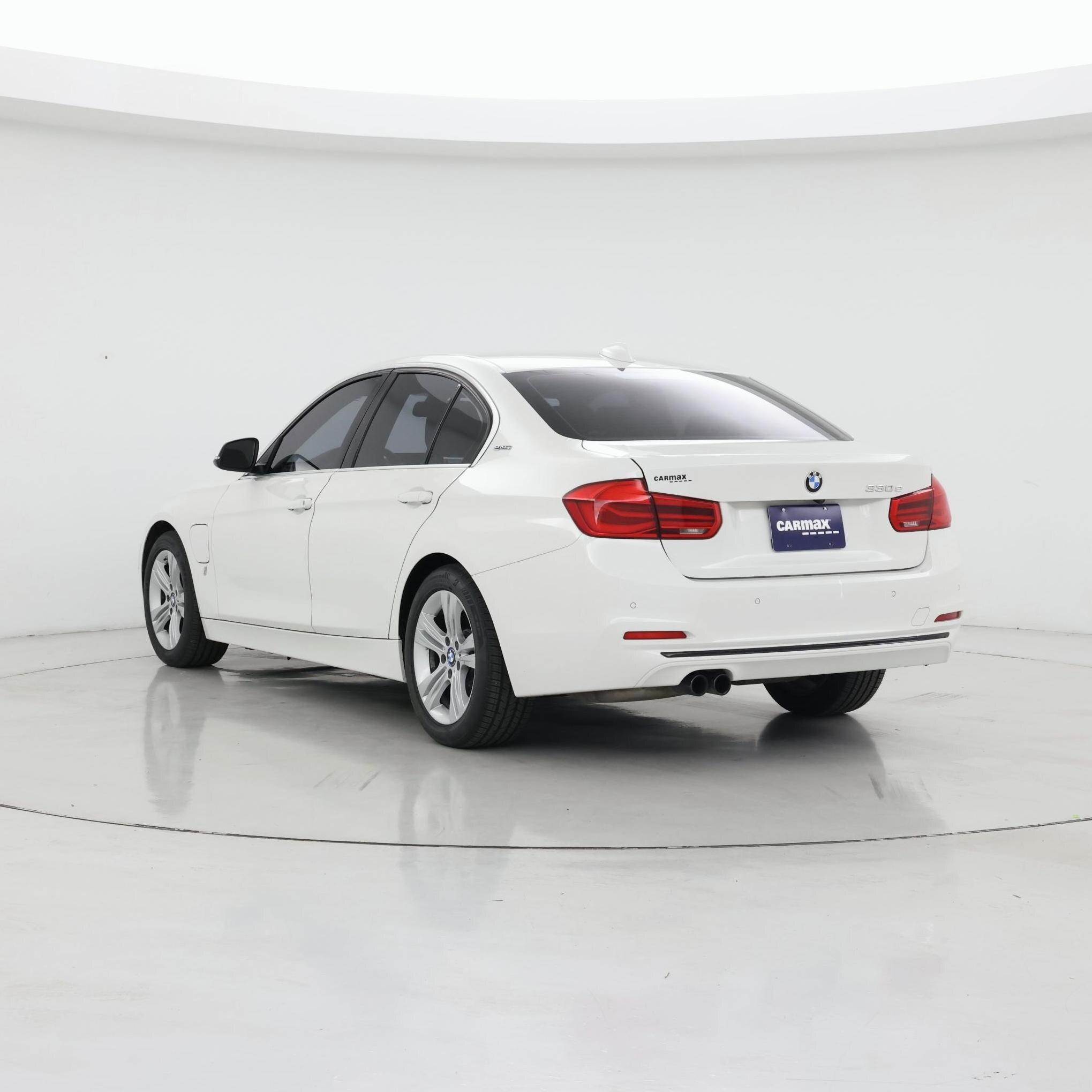 Thumbnail: 2017 BMW 3 Series - 2