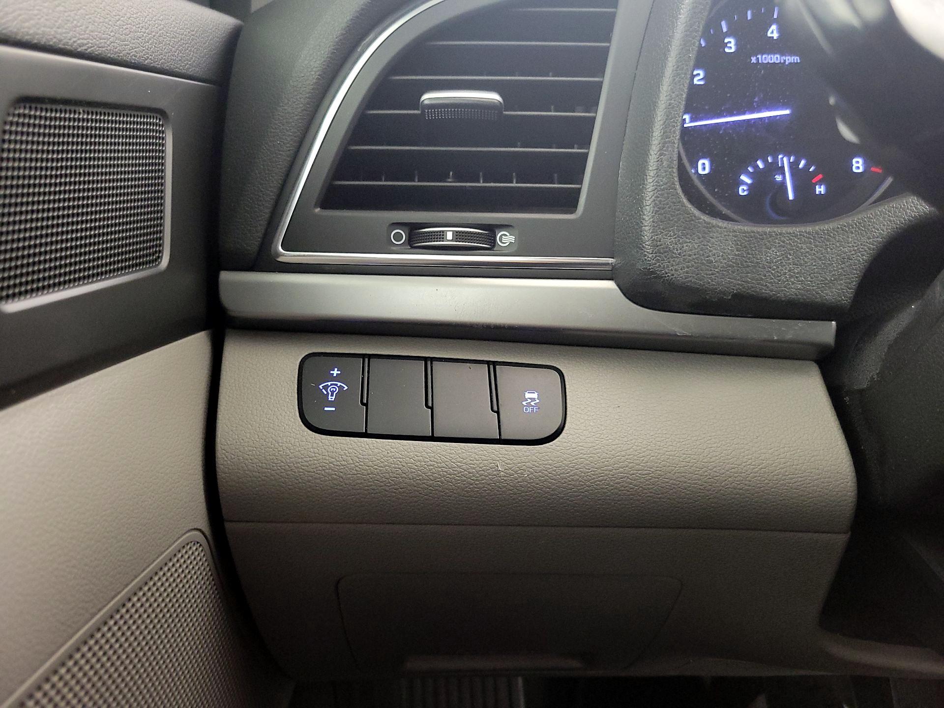 Thumbnail: 2017 Hyundai Elantra - 13