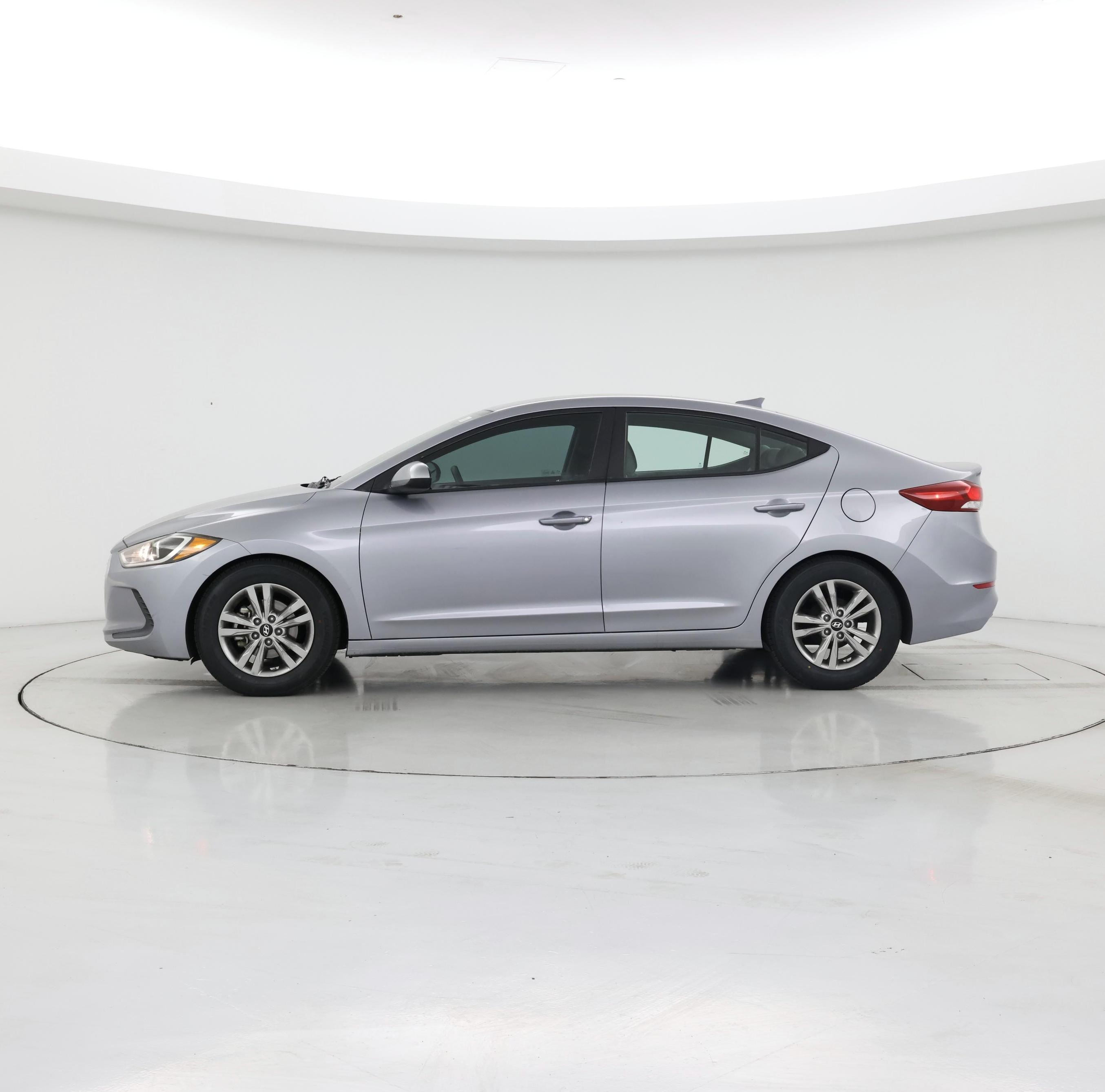 Thumbnail: 2017 Hyundai Elantra - 3