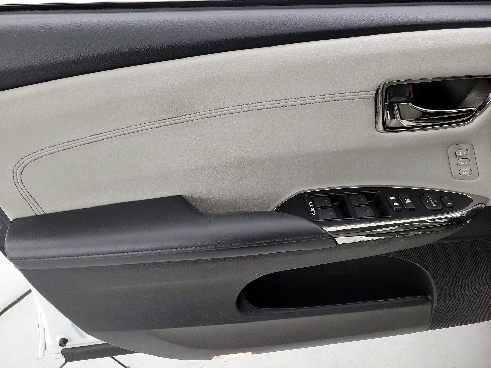 Thumbnail: 2016 Toyota Avalon - 12