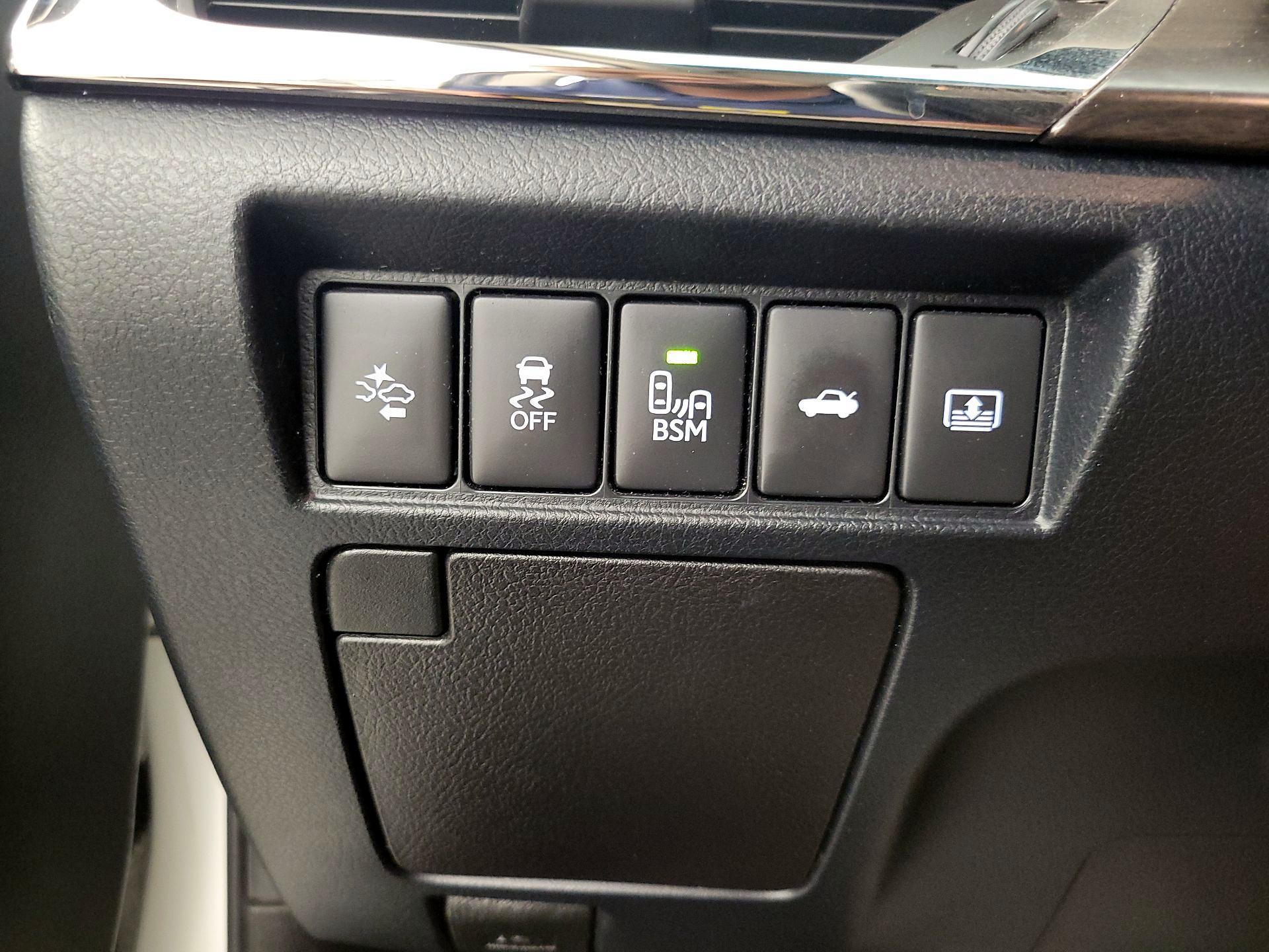 Thumbnail: 2016 Toyota Avalon - 13