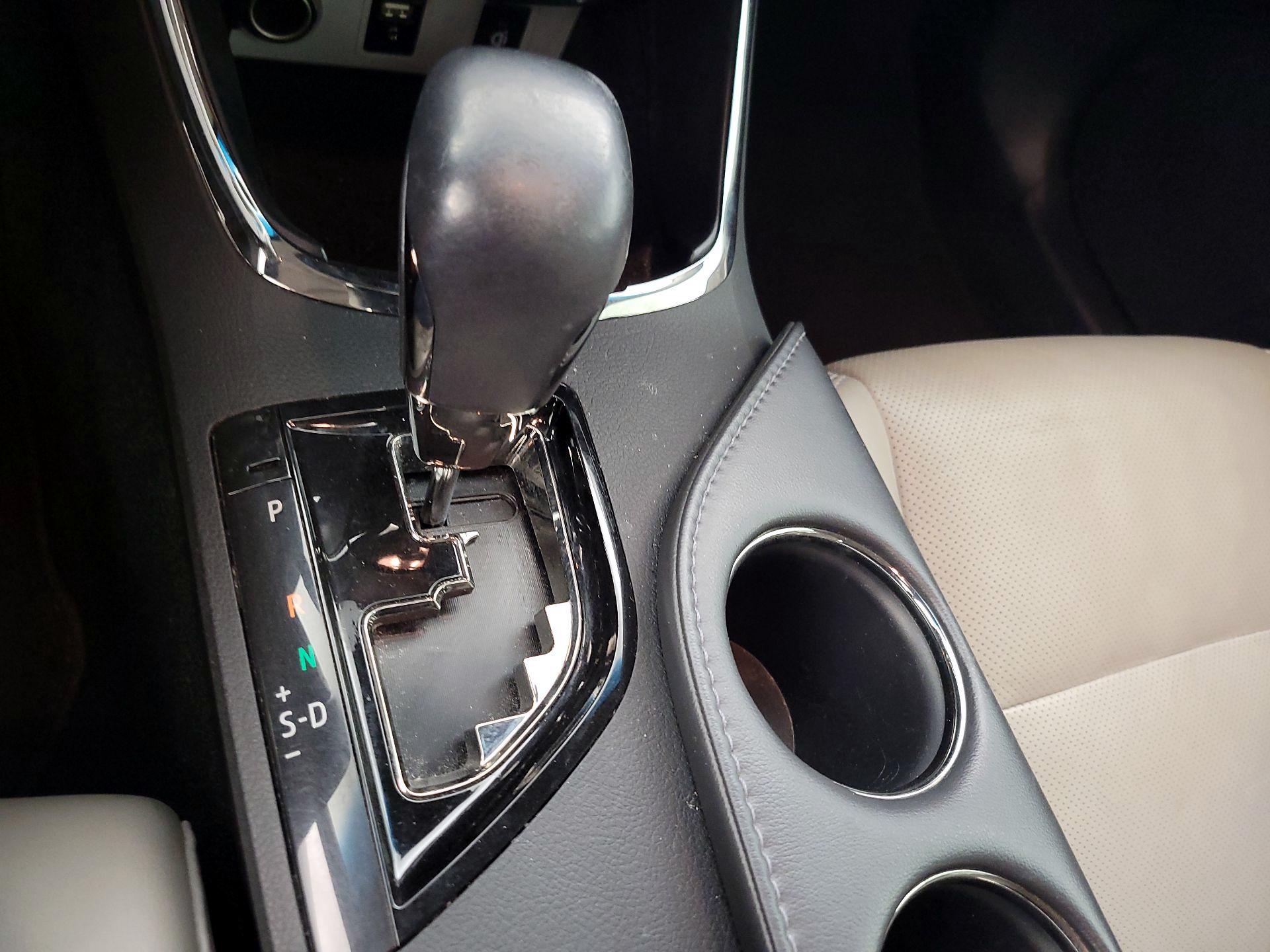 Thumbnail: 2016 Toyota Avalon - 17