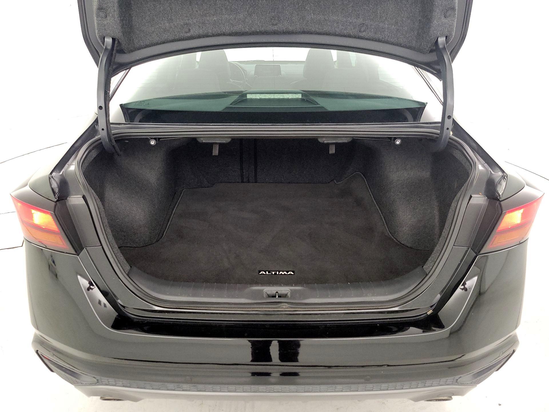 Thumbnail: 2020 Nissan Altima - 20