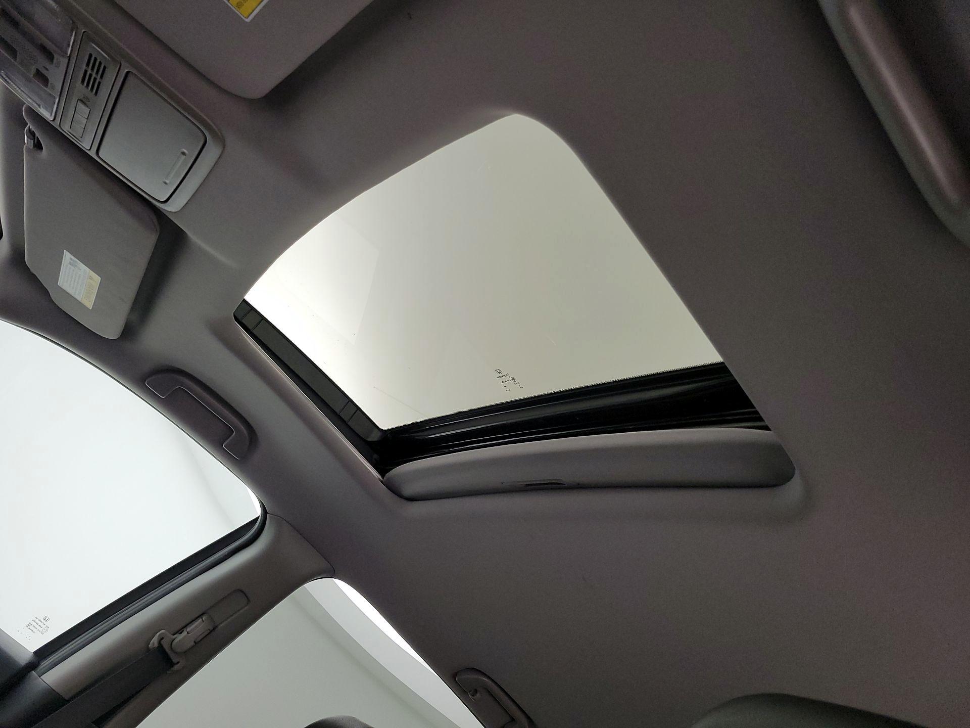 Thumbnail: 2018 Honda Pilot - 19