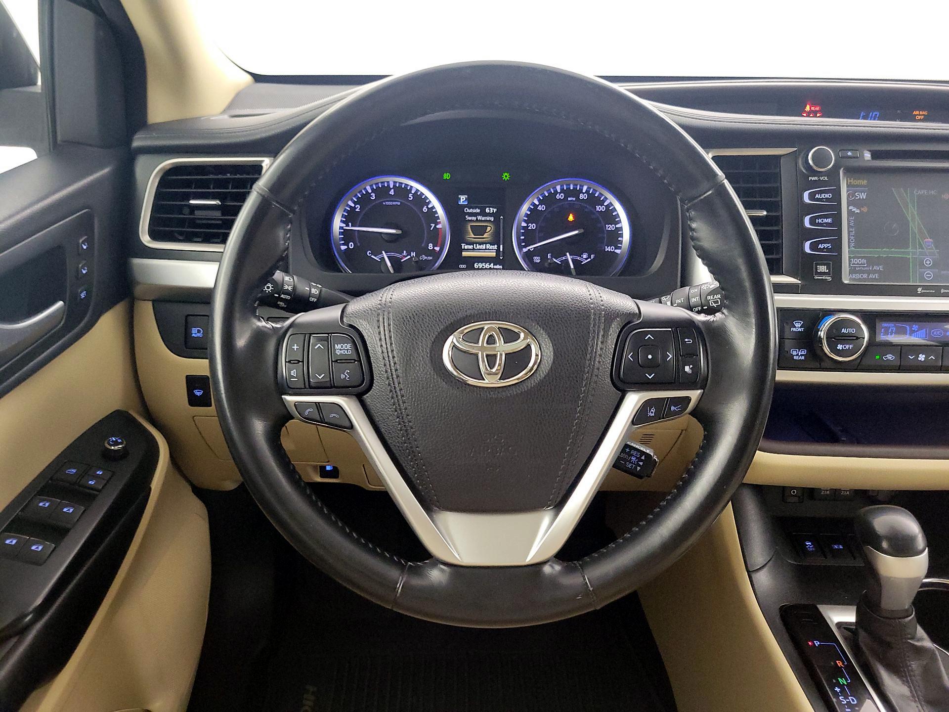 Thumbnail: 2017 Toyota Highlander - 10
