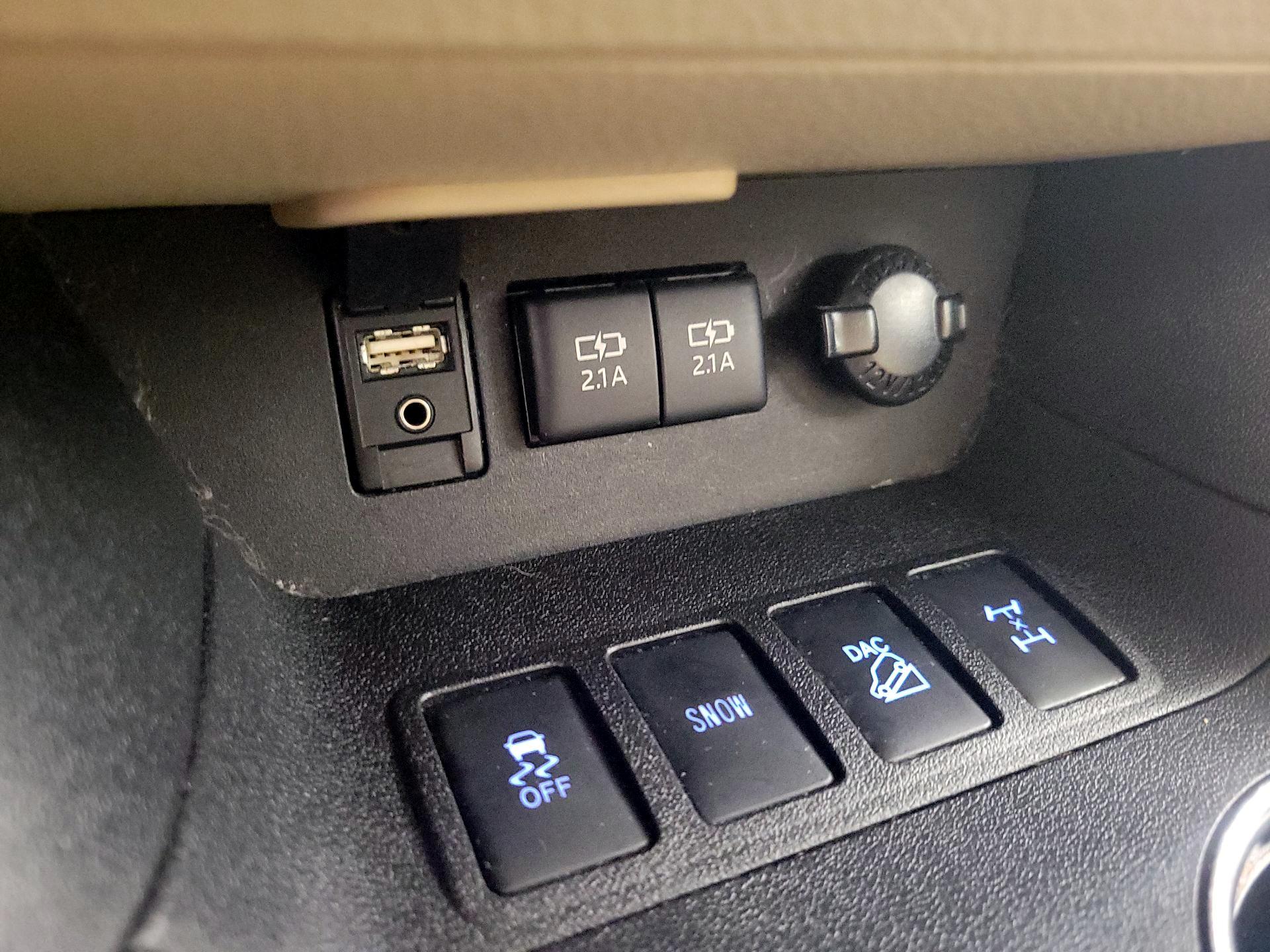 Thumbnail: 2017 Toyota Highlander - 18