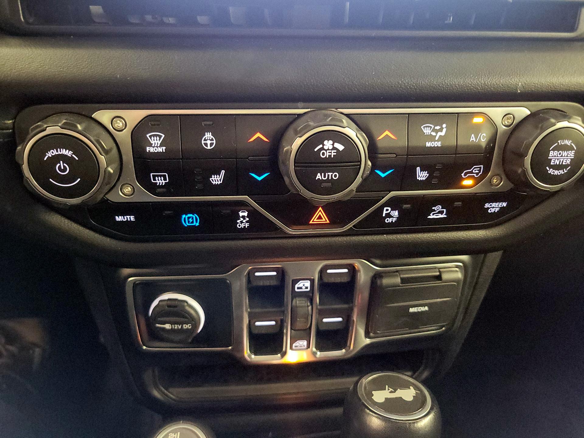 Thumbnail: 2024 Jeep Wrangler - 17