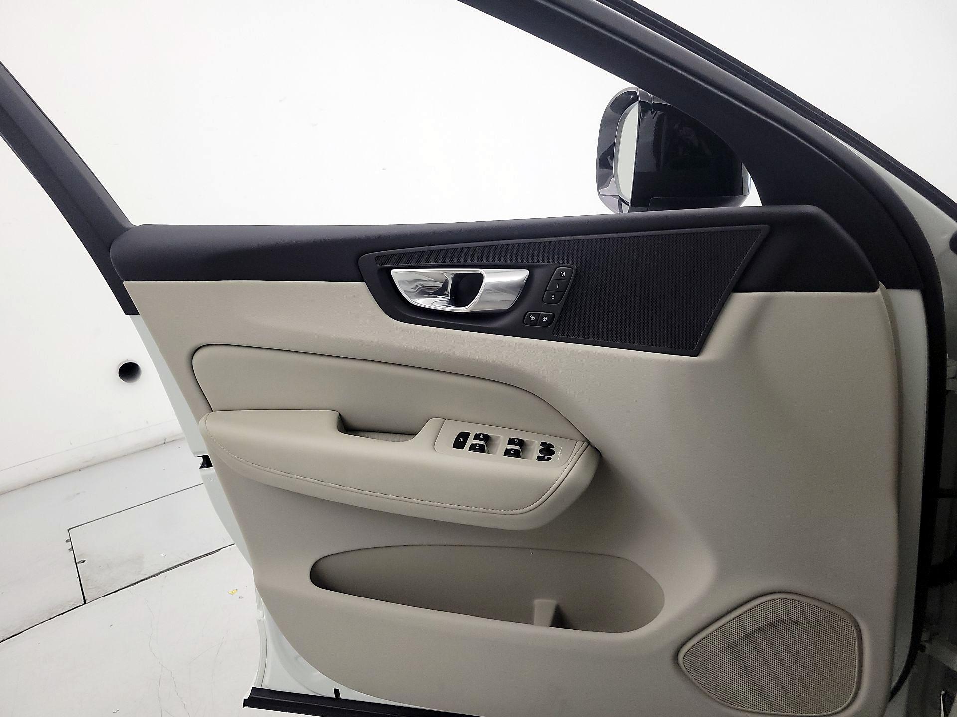 Thumbnail: 2024 Volvo XC60 - 12